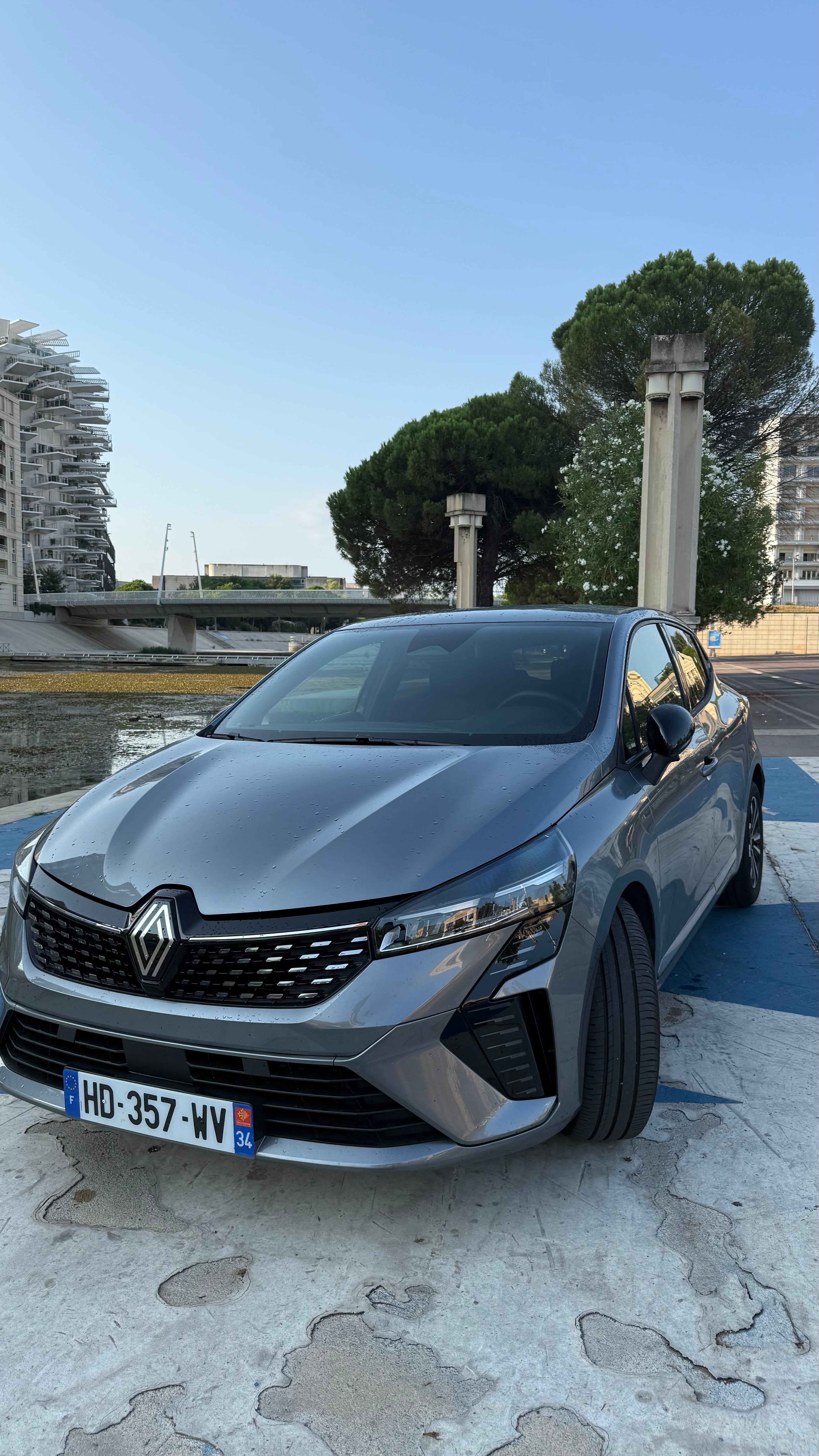 Renault Clio Techno 1.0 TCE avec GPS