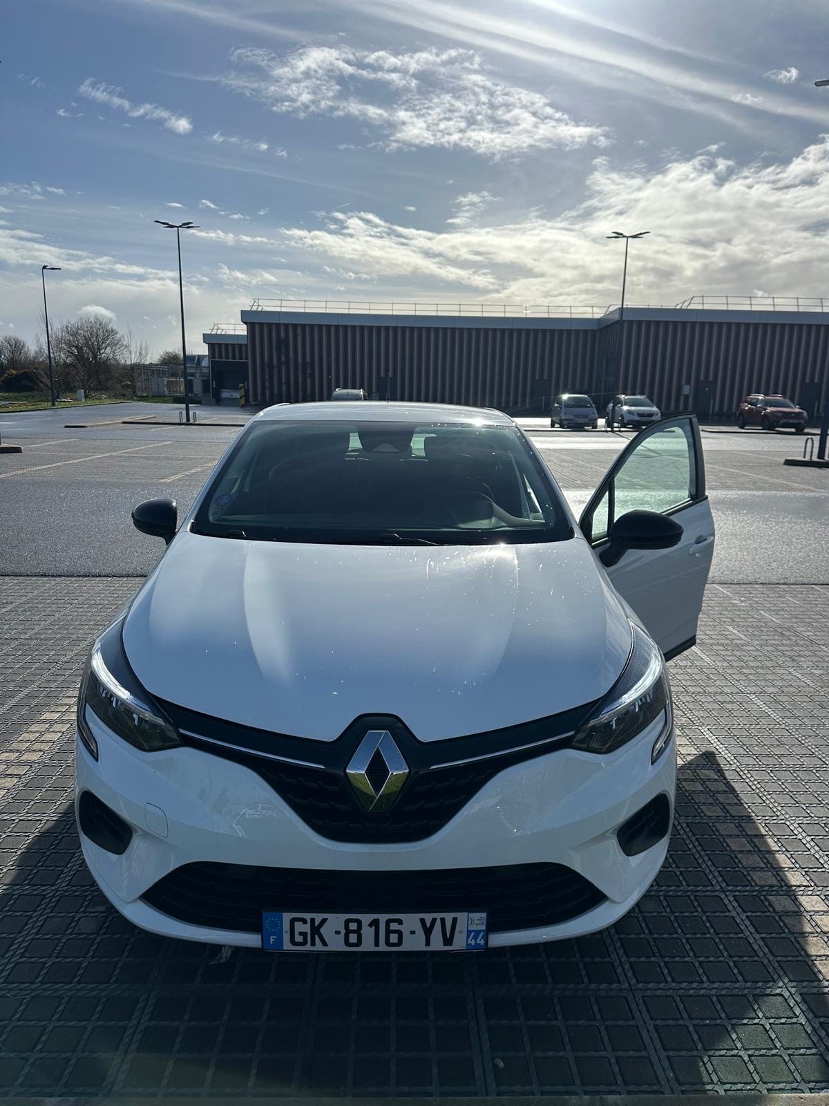Renault Clio E-tech, 2022, Essence 95 / Électrique (hybride), automatique