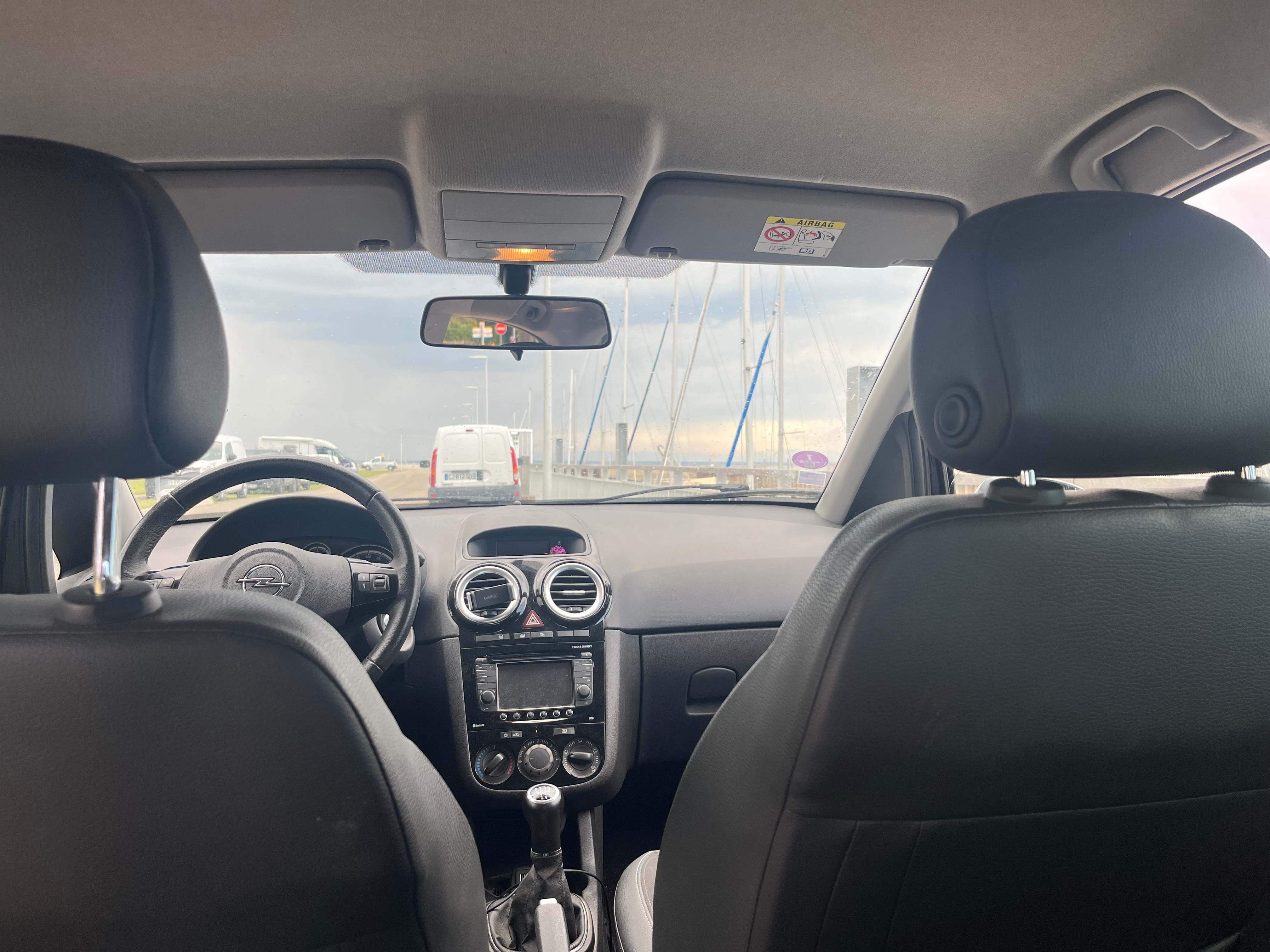 Opel Corsa avec Siège bébé