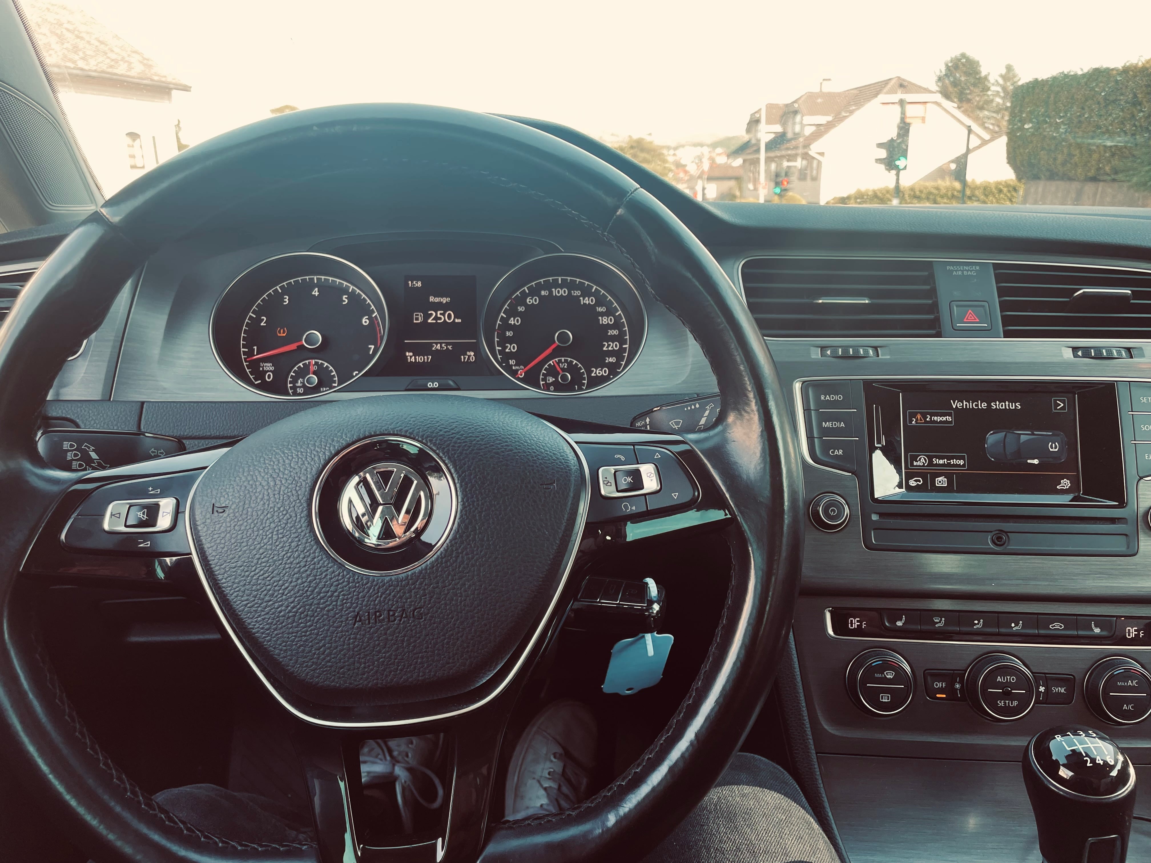Volkswagen Golf Manuell | Komfortabel with USB charging ports