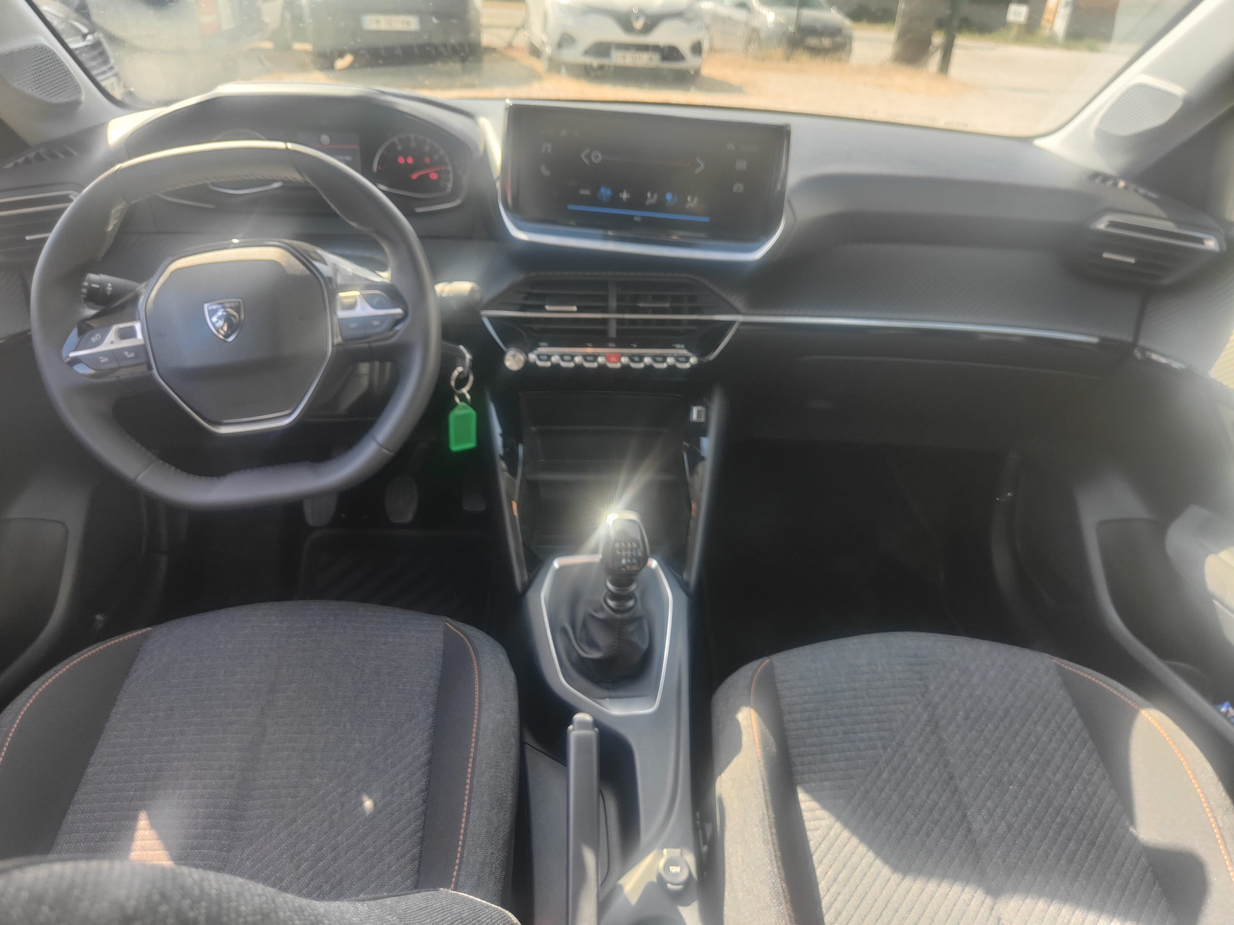 Peugeot 208 avec GPS