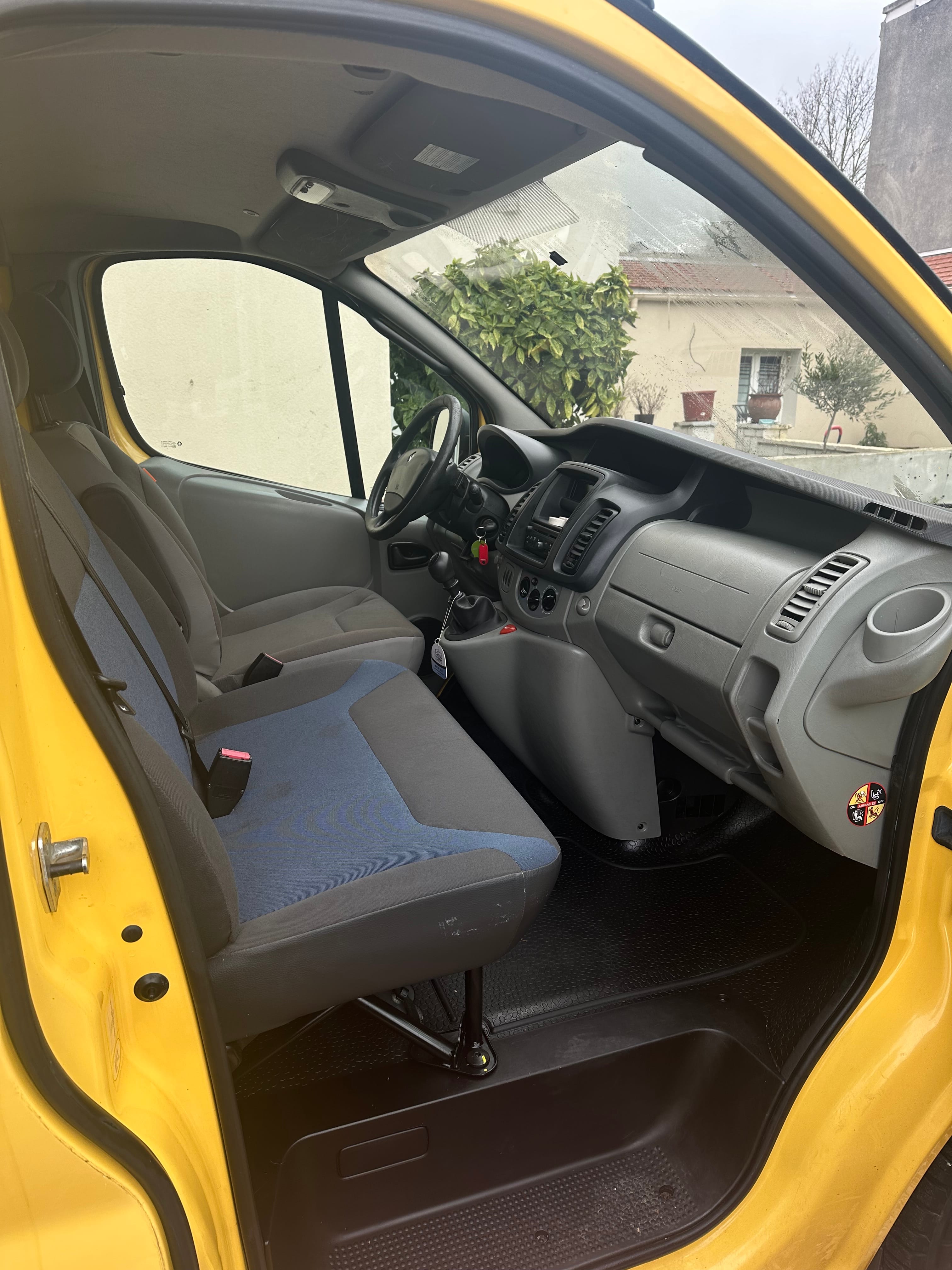 Renault Trafic 2.0 dCi 16V 90 cv avec Audio Bluetooth