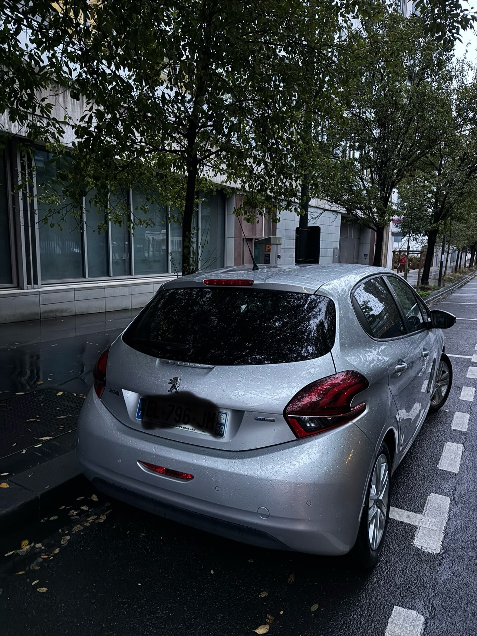 Peugeot 208 avec Siège bébé