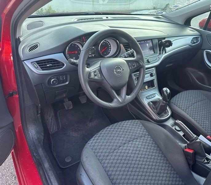 Opel Astra 1.2 Turbo 110 + Vignette Suisse 26 avec Apple CarPlay
