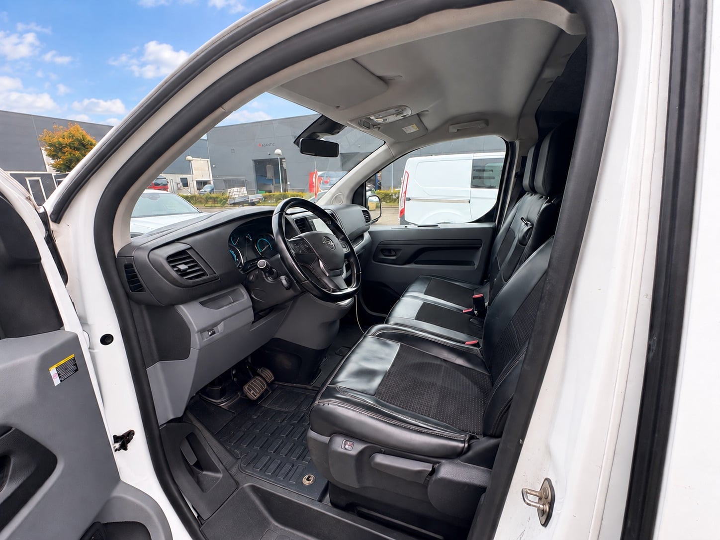 Opel Vivaro med GPS