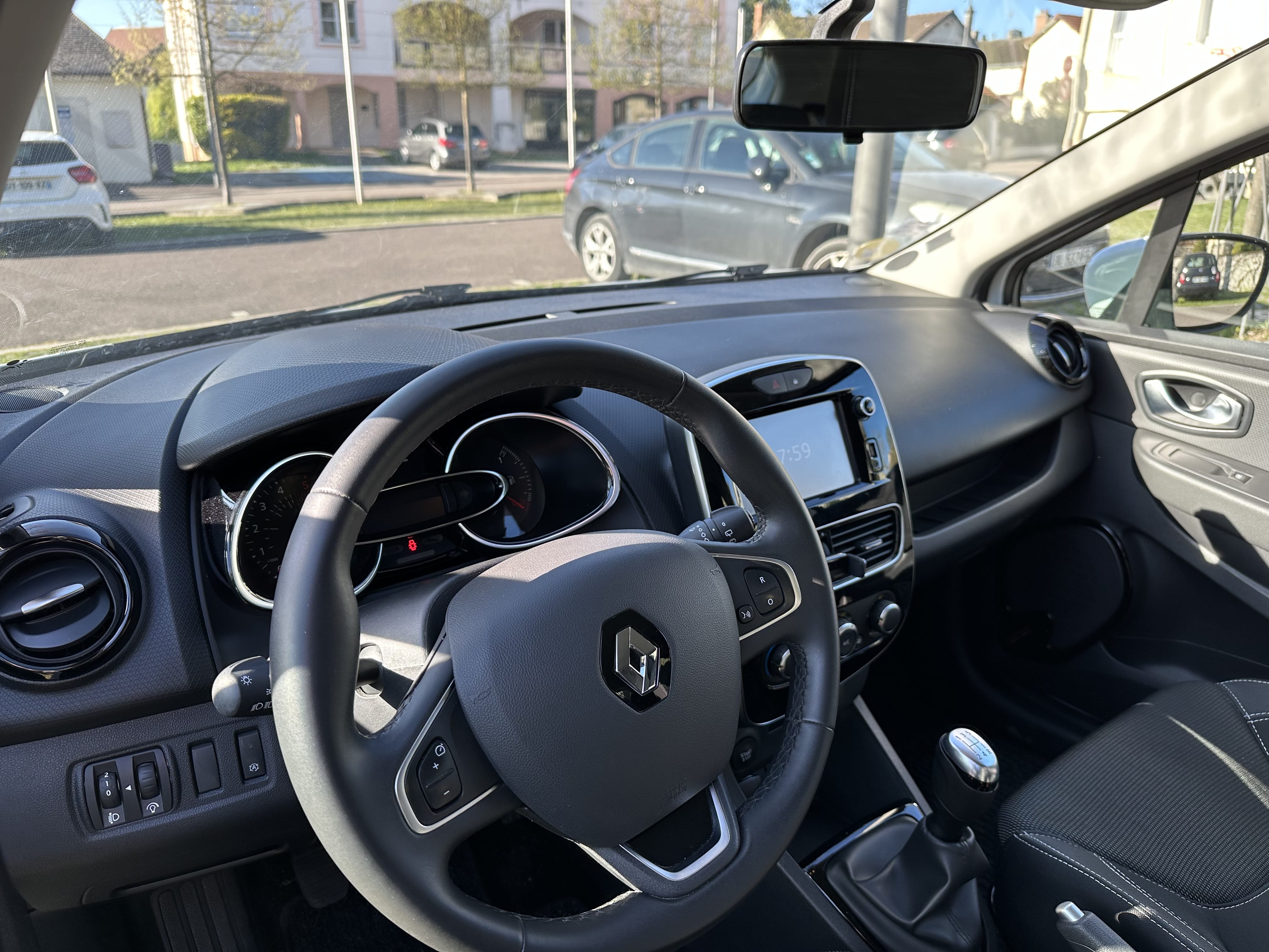 Renault Clio 1.5dci avec Audio Bluetooth