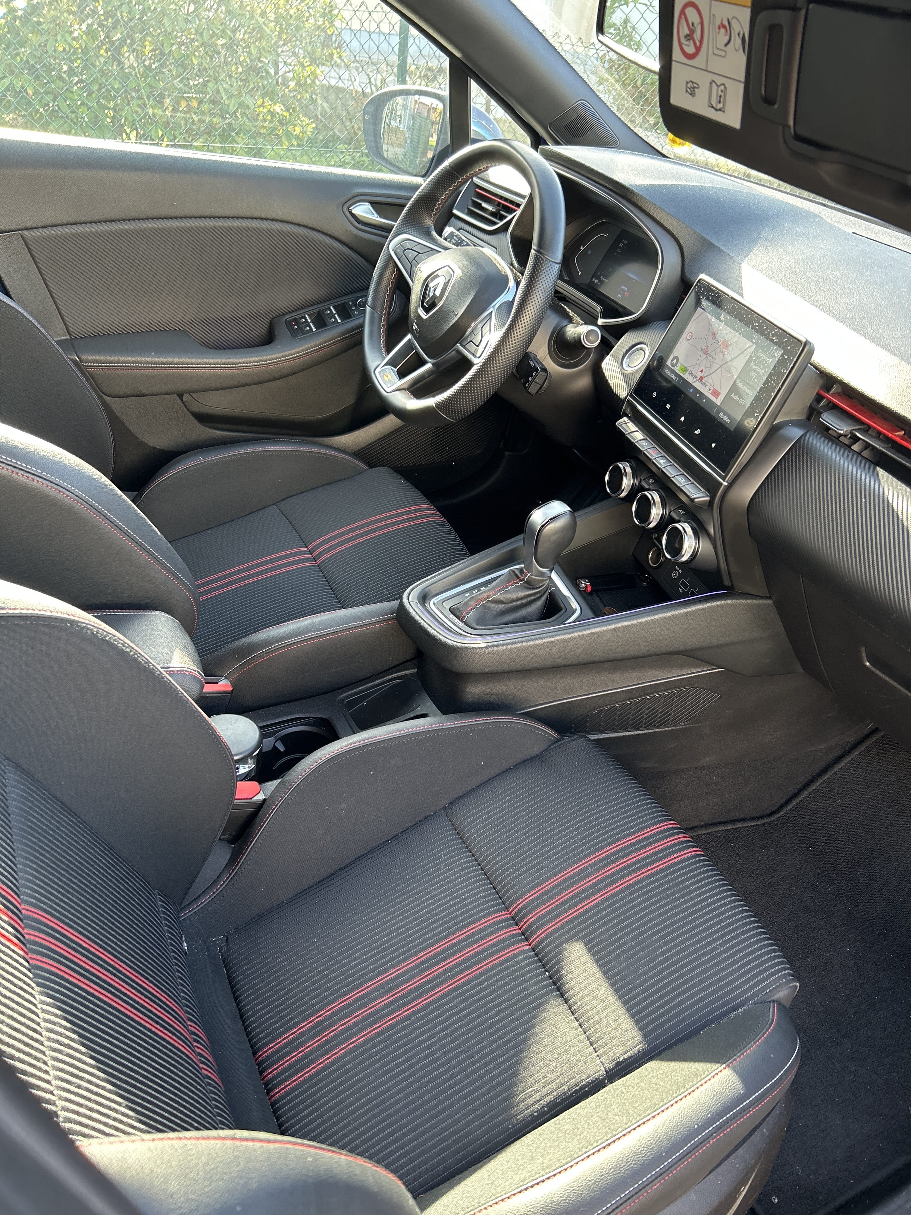 Renault Clio E-tech avec GPS