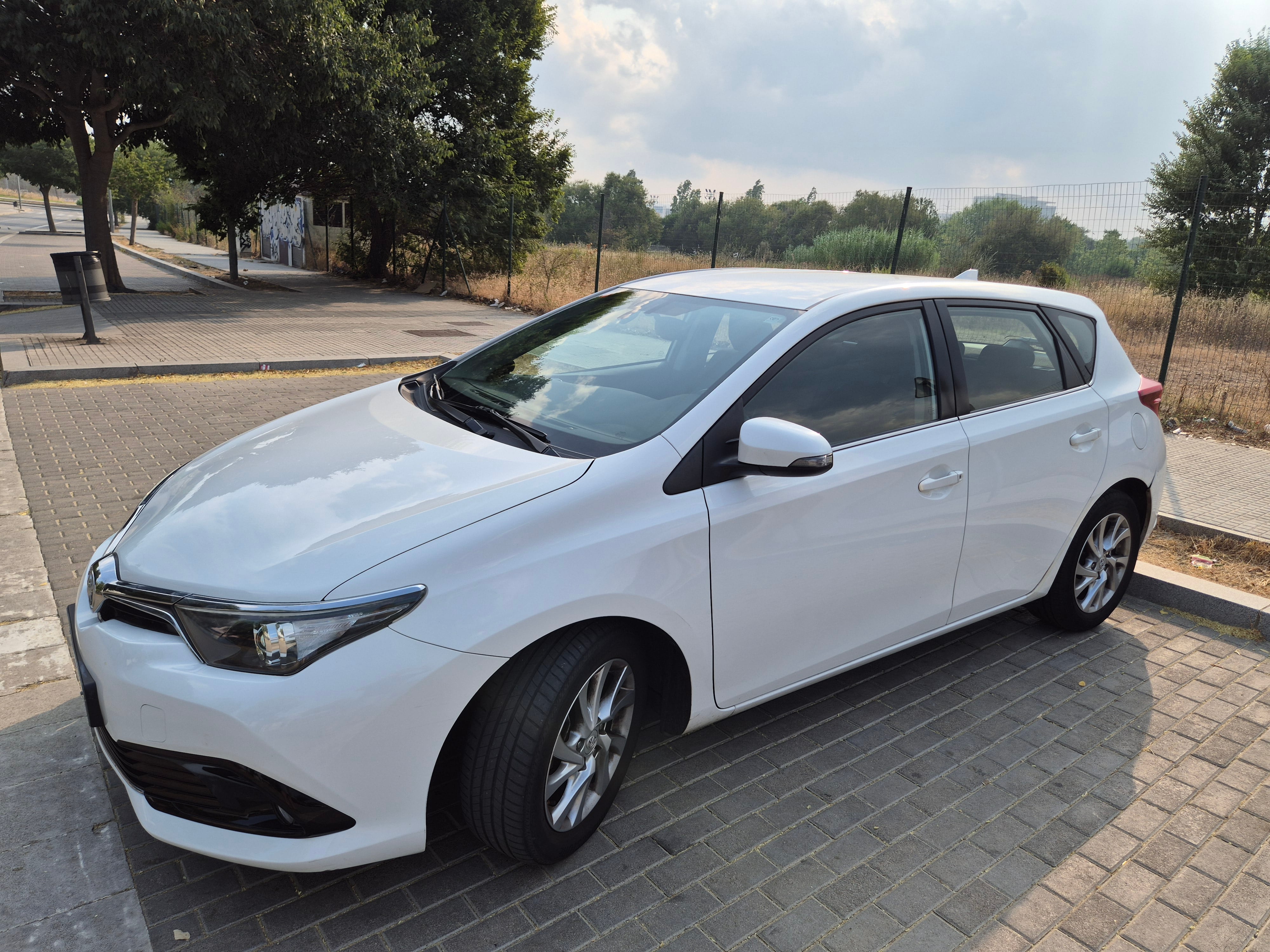 Toyota Auris, 2016