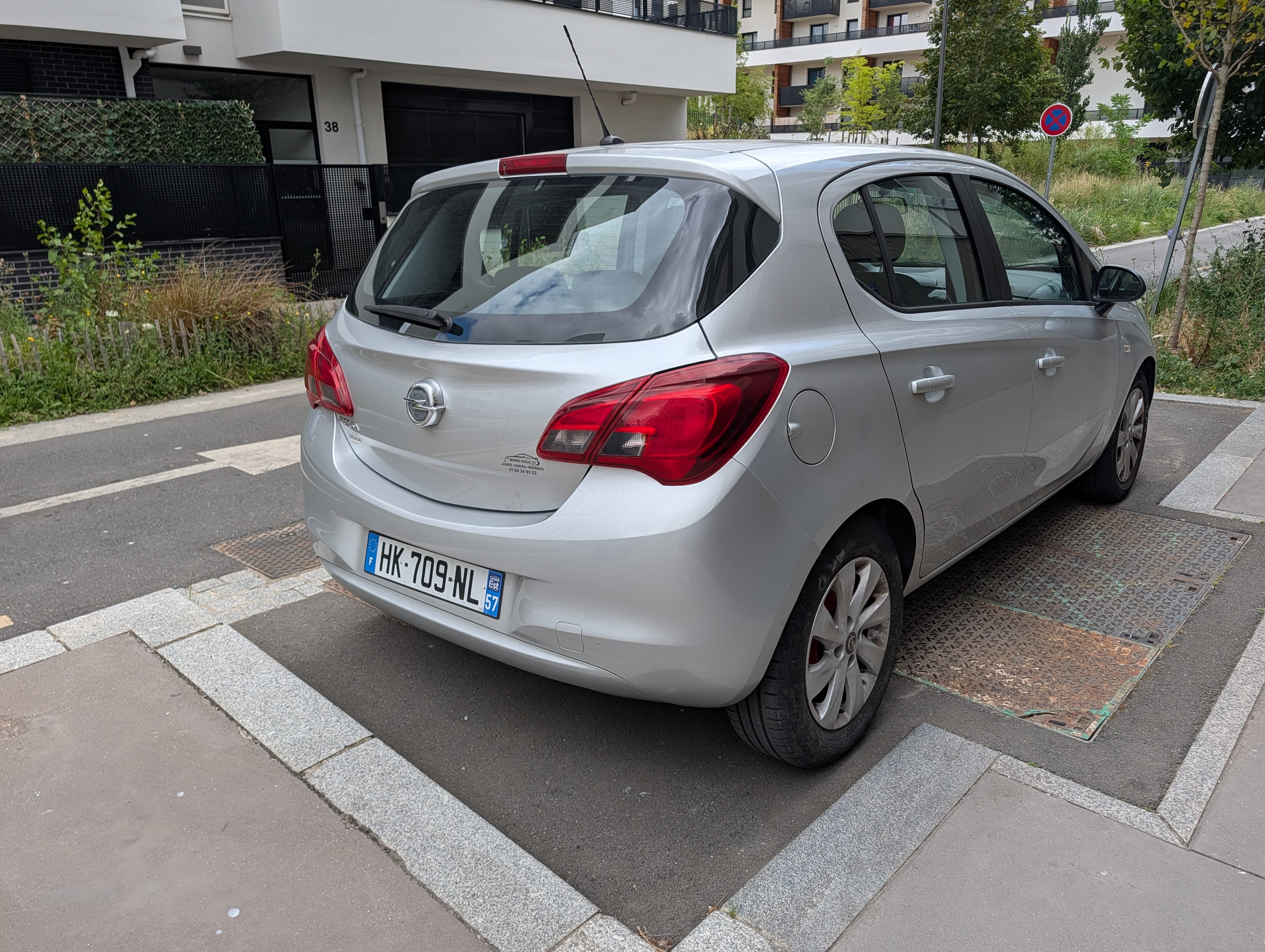 Opel Corsa avec Autoradio