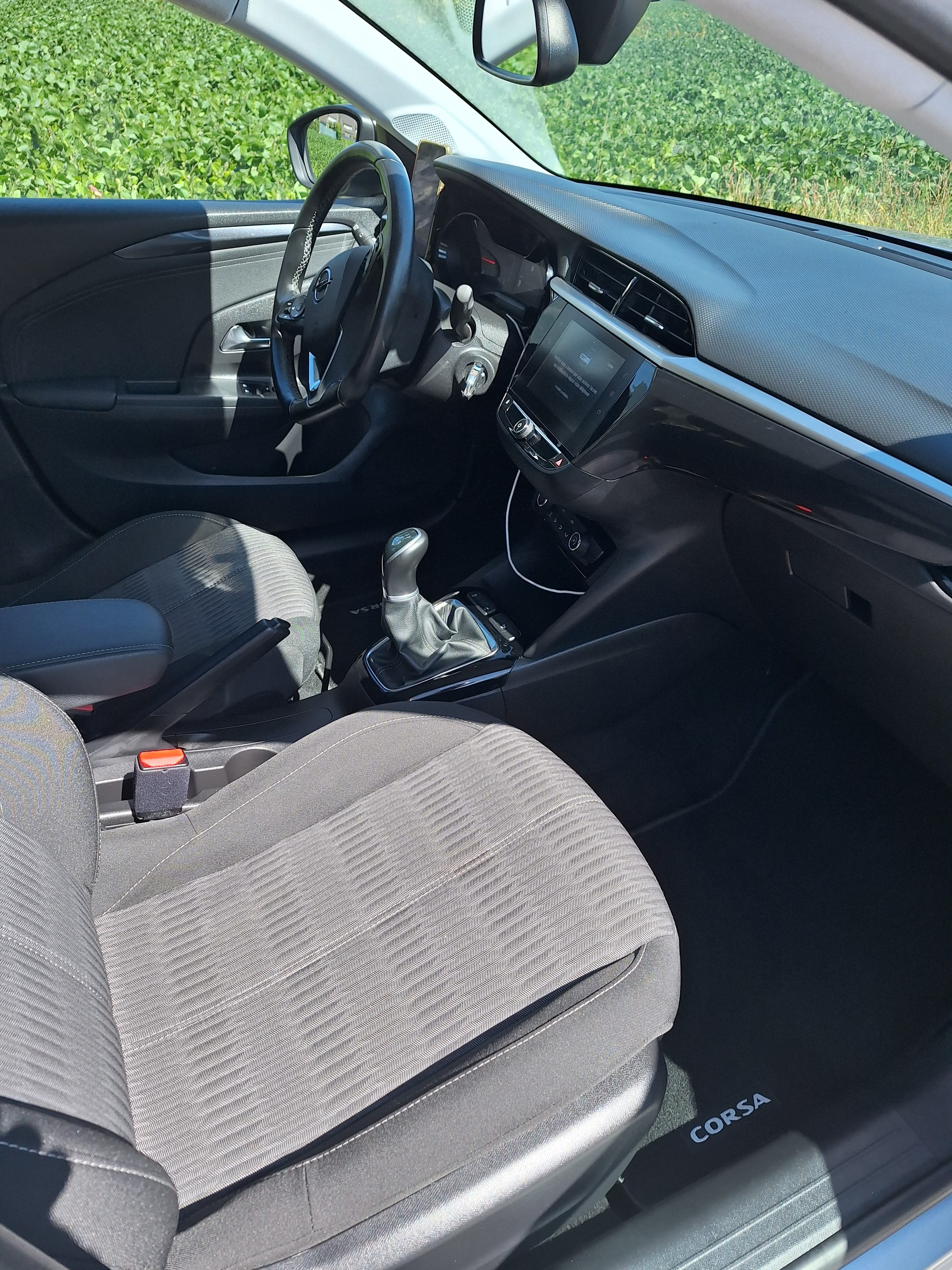 Opel Corsa 1.2 élégance business avec Apple CarPlay