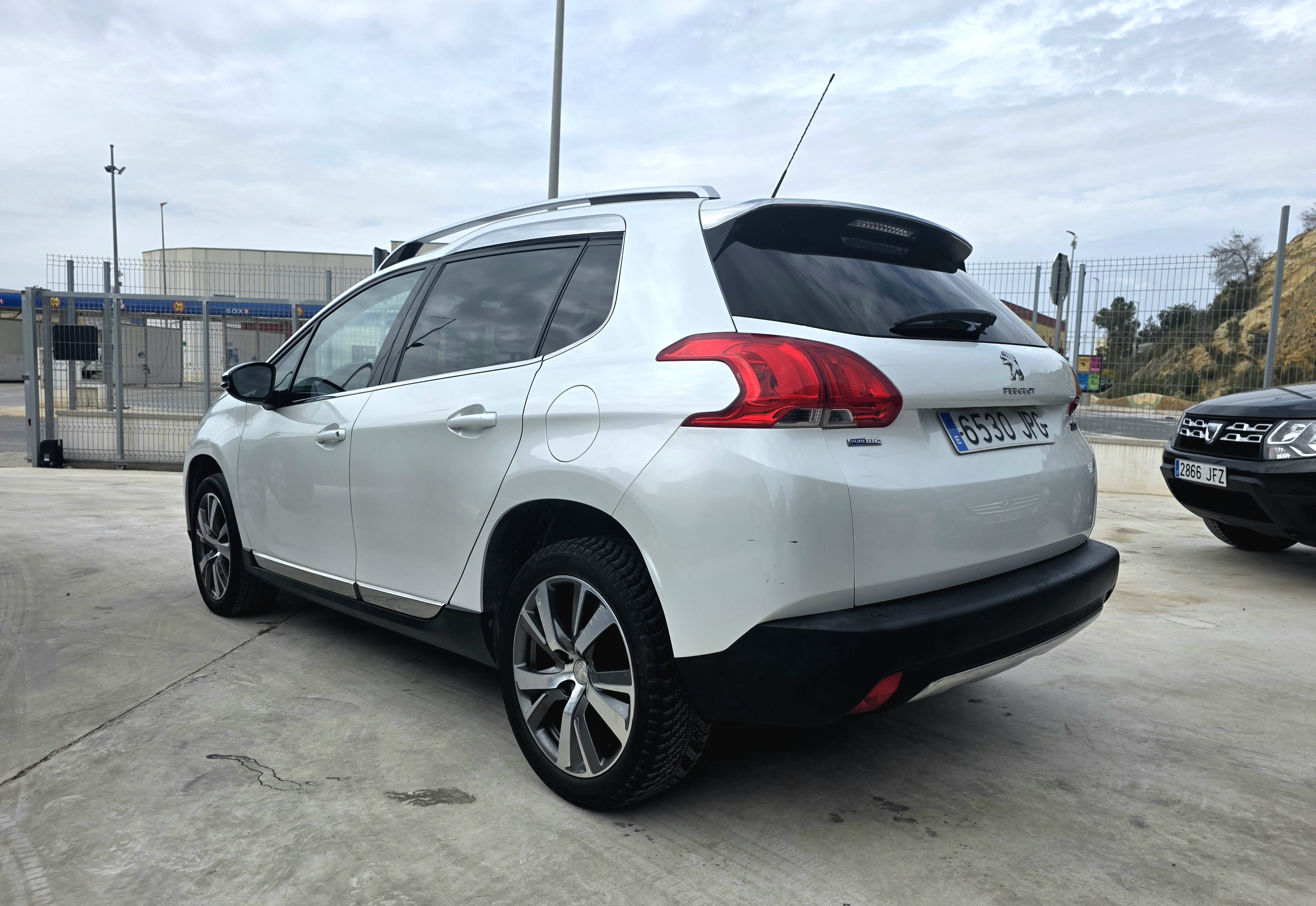 Peugeot 2008 con Cámara de marcha atrás
