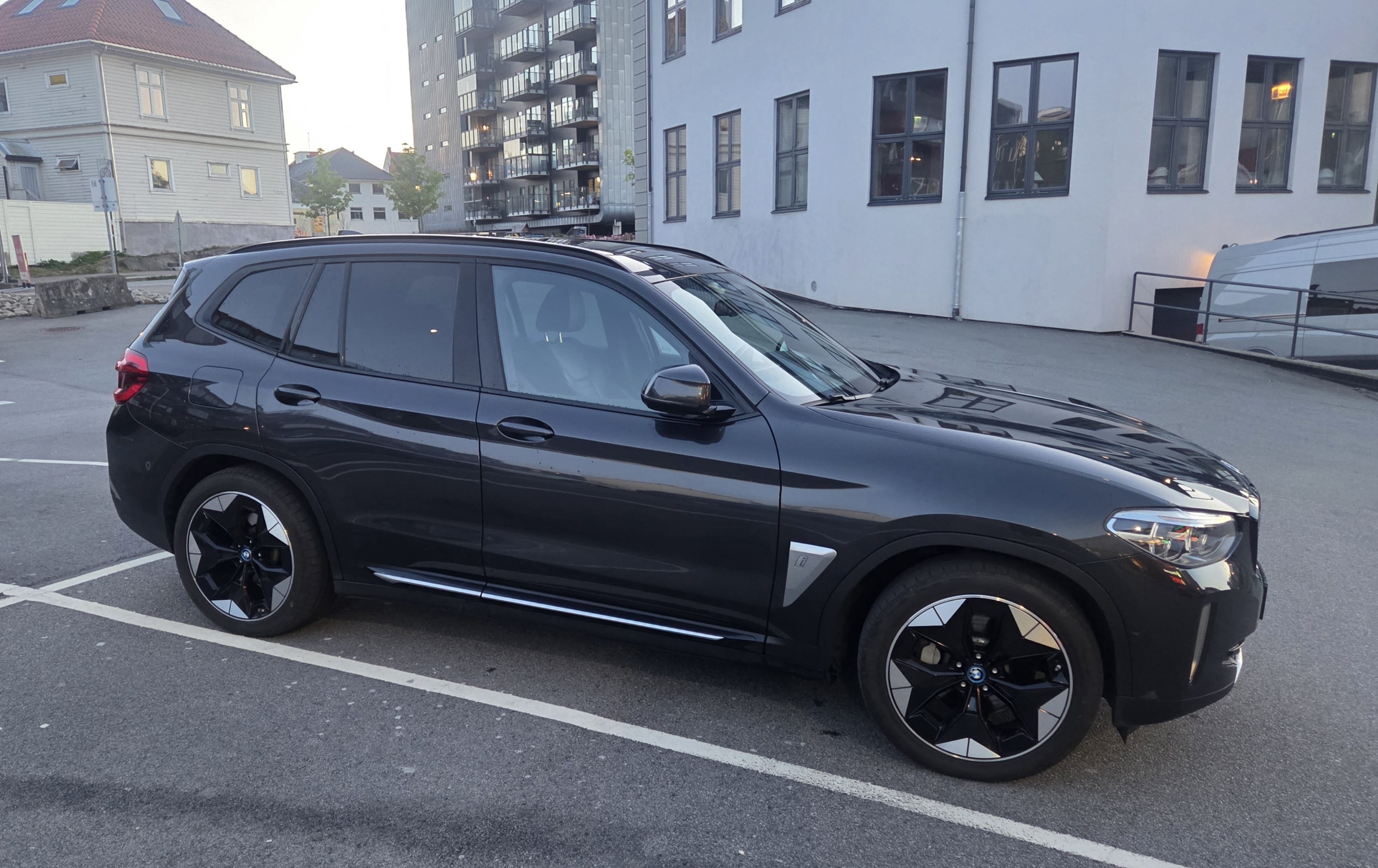 BMW ix3 med Aircondition