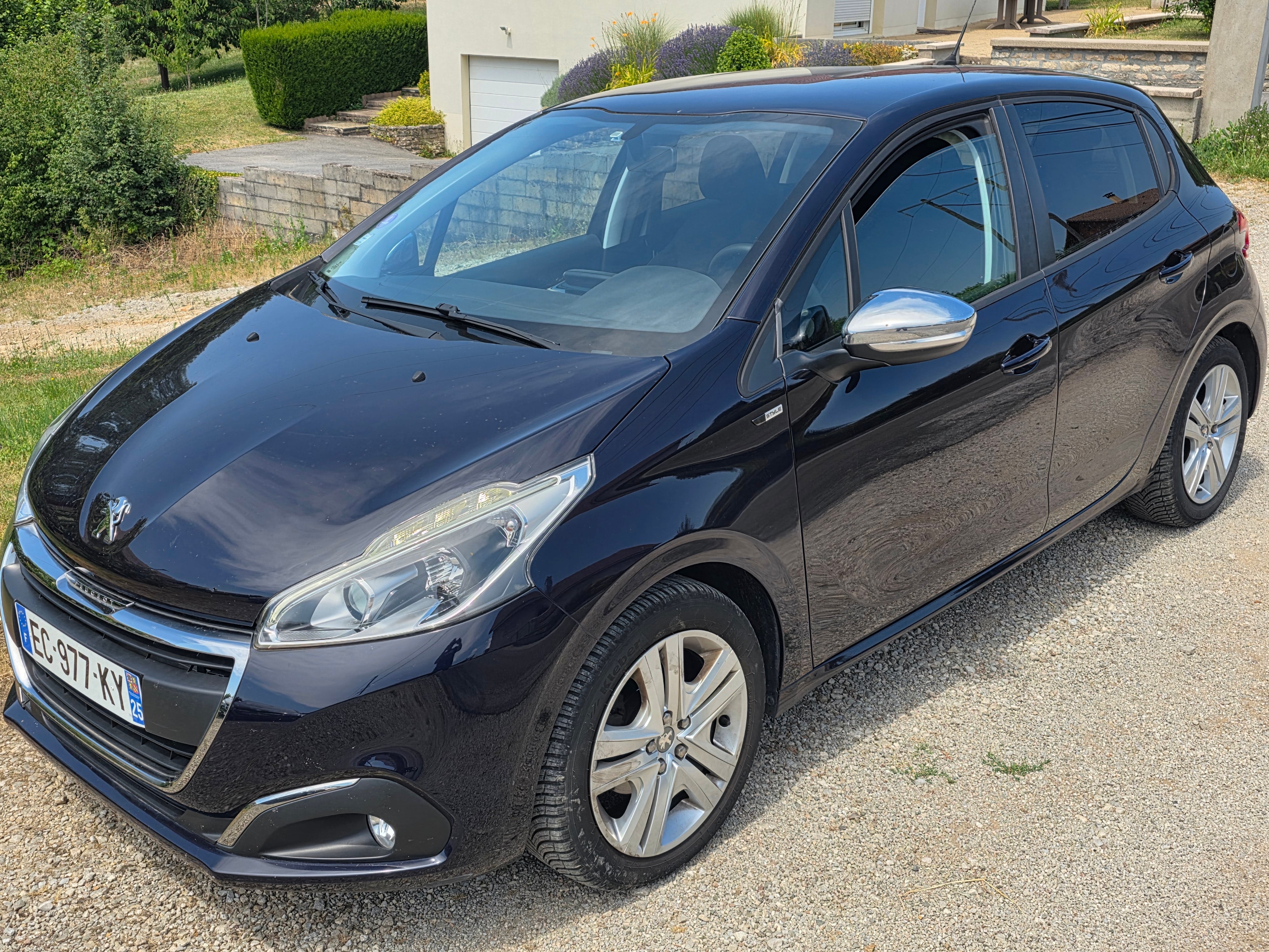 Peugeot 208, 2016, Essence 95
