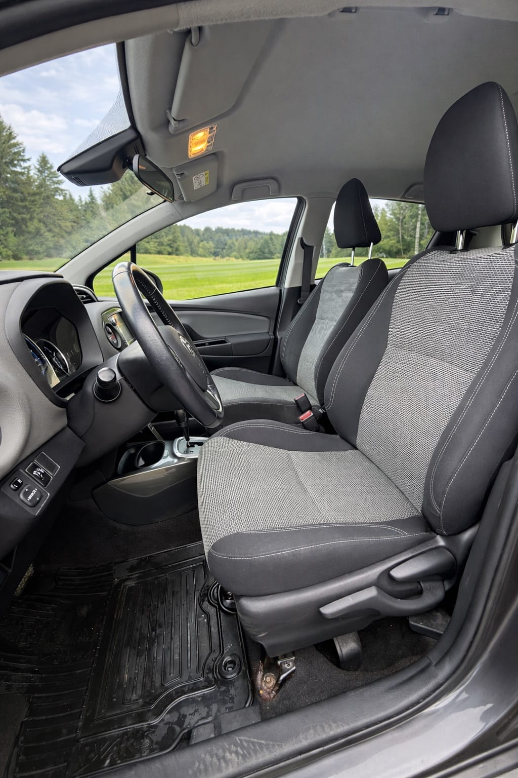 Toyota Yaris med Lydinngang