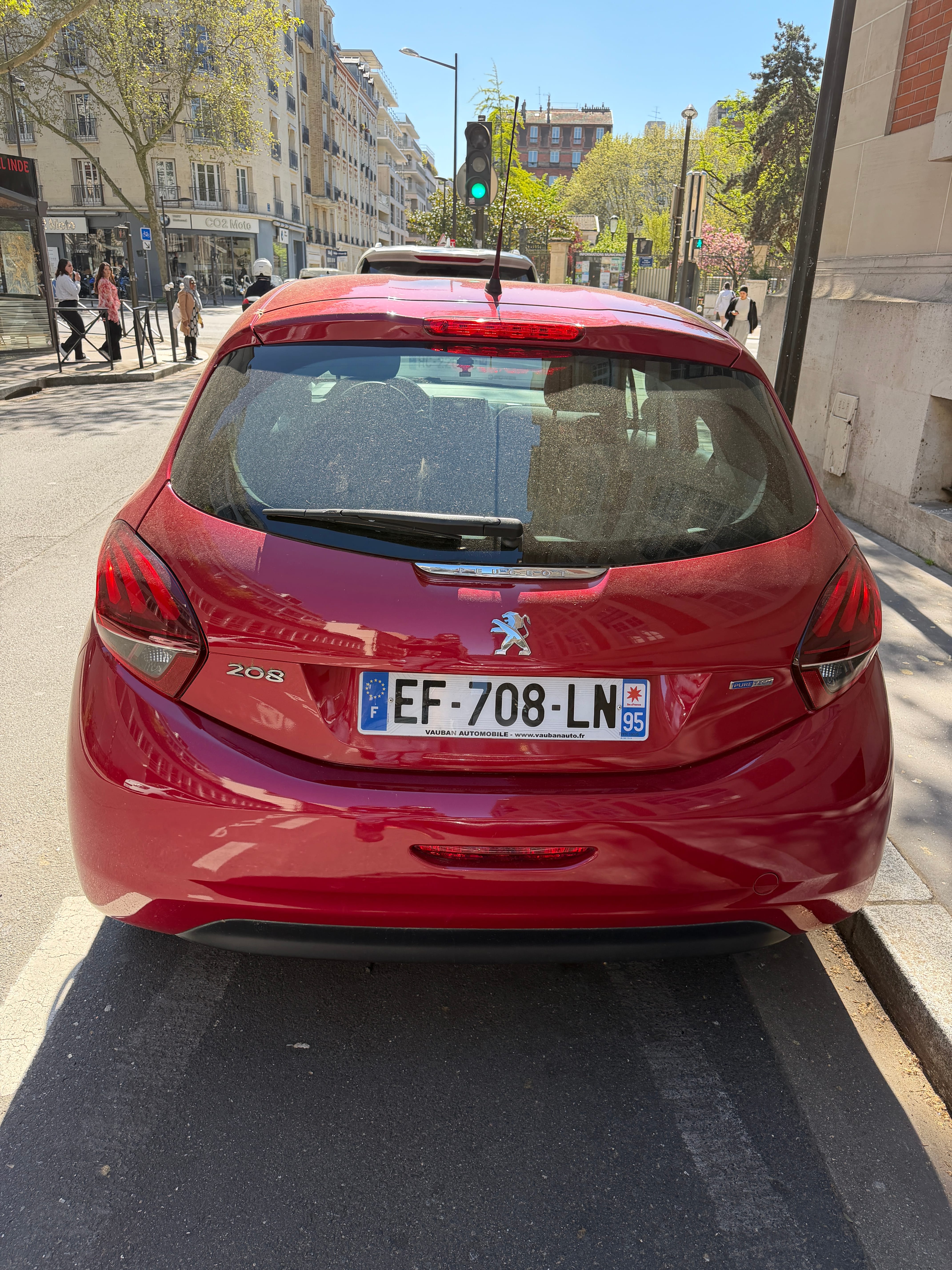 Peugeot 208 avec GPS