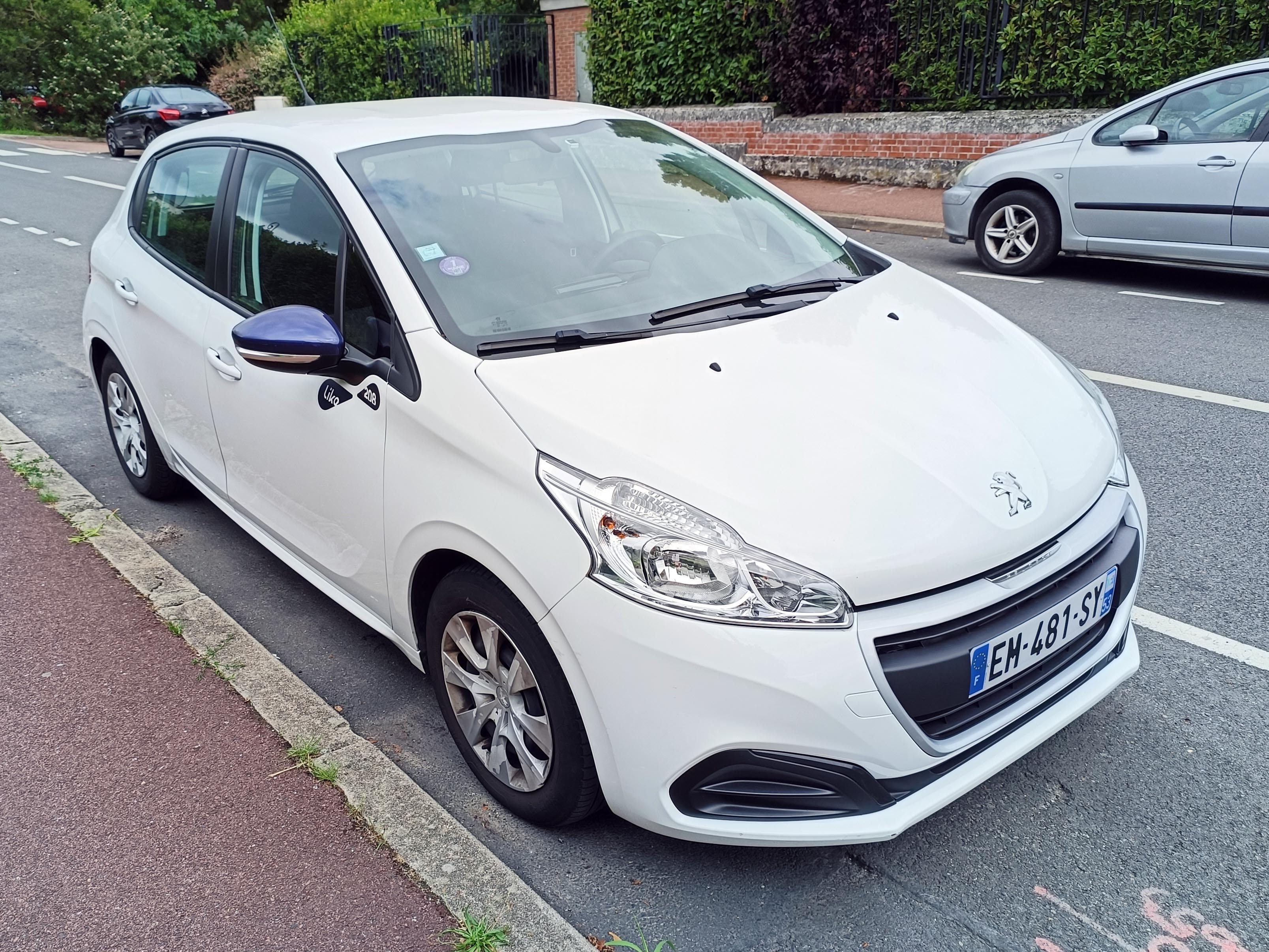 Peugeot 208