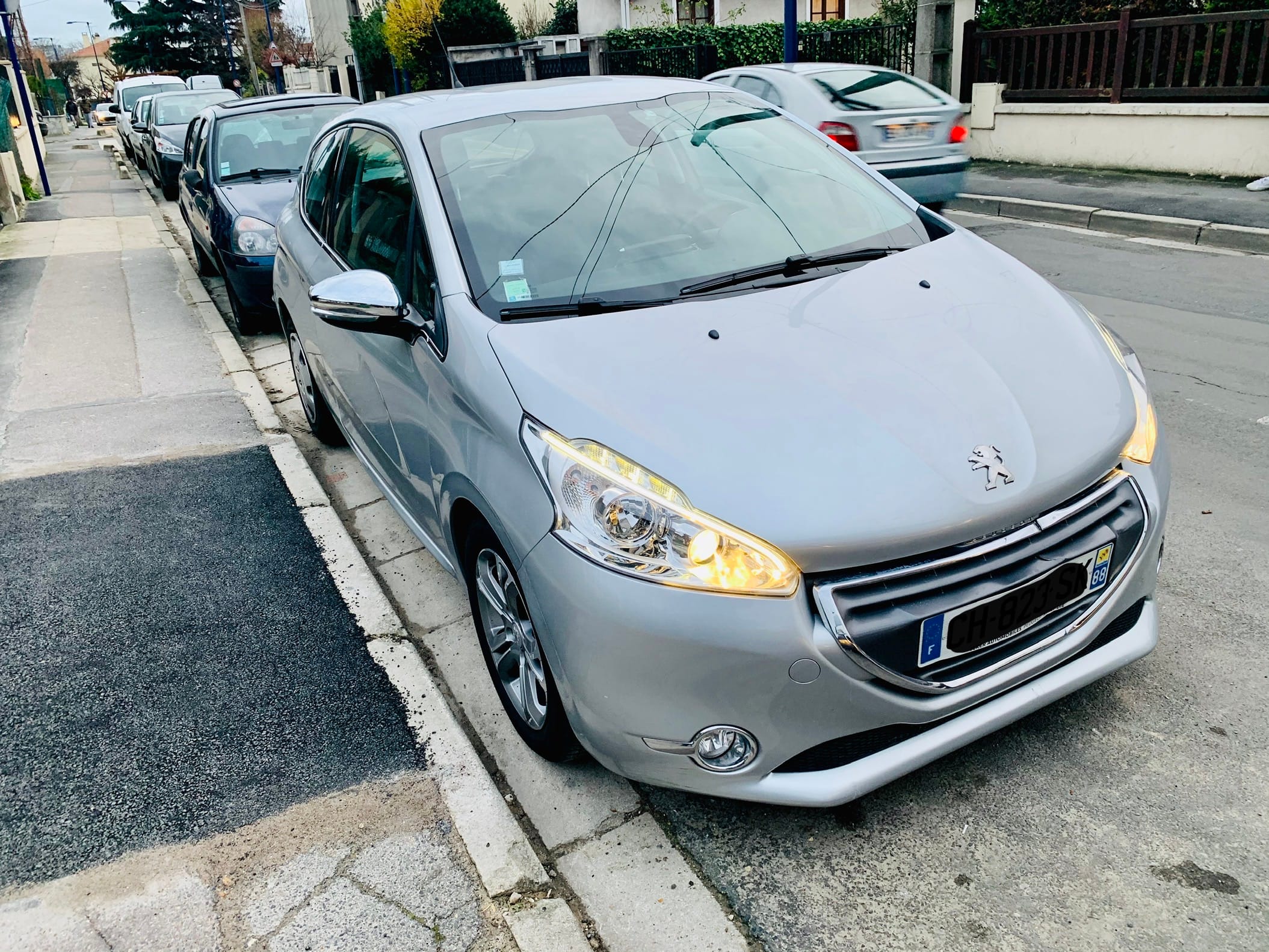 Peugeot 208, 2012, Diesel, automatique