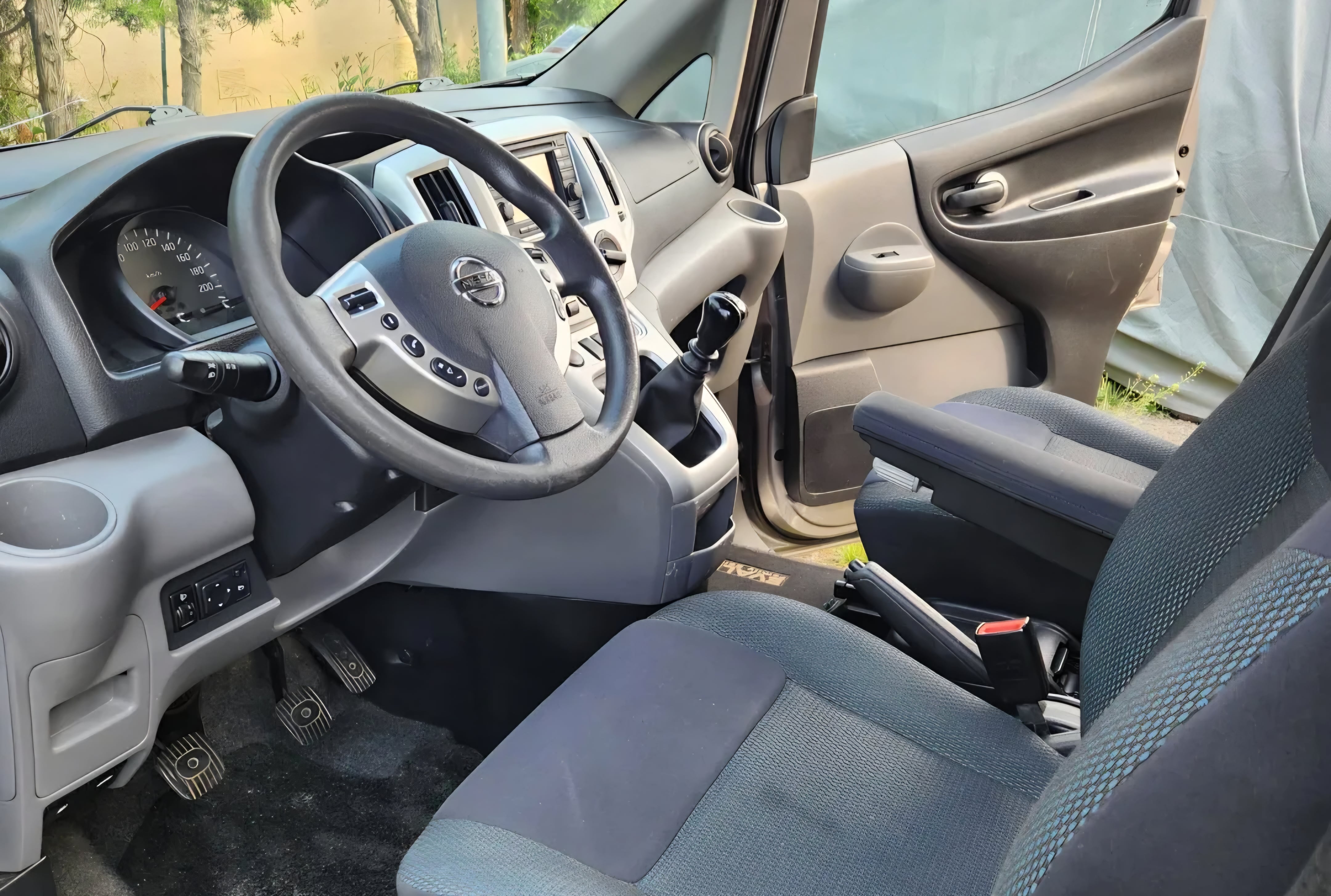Nissan NV200 Combi avec Audio Bluetooth