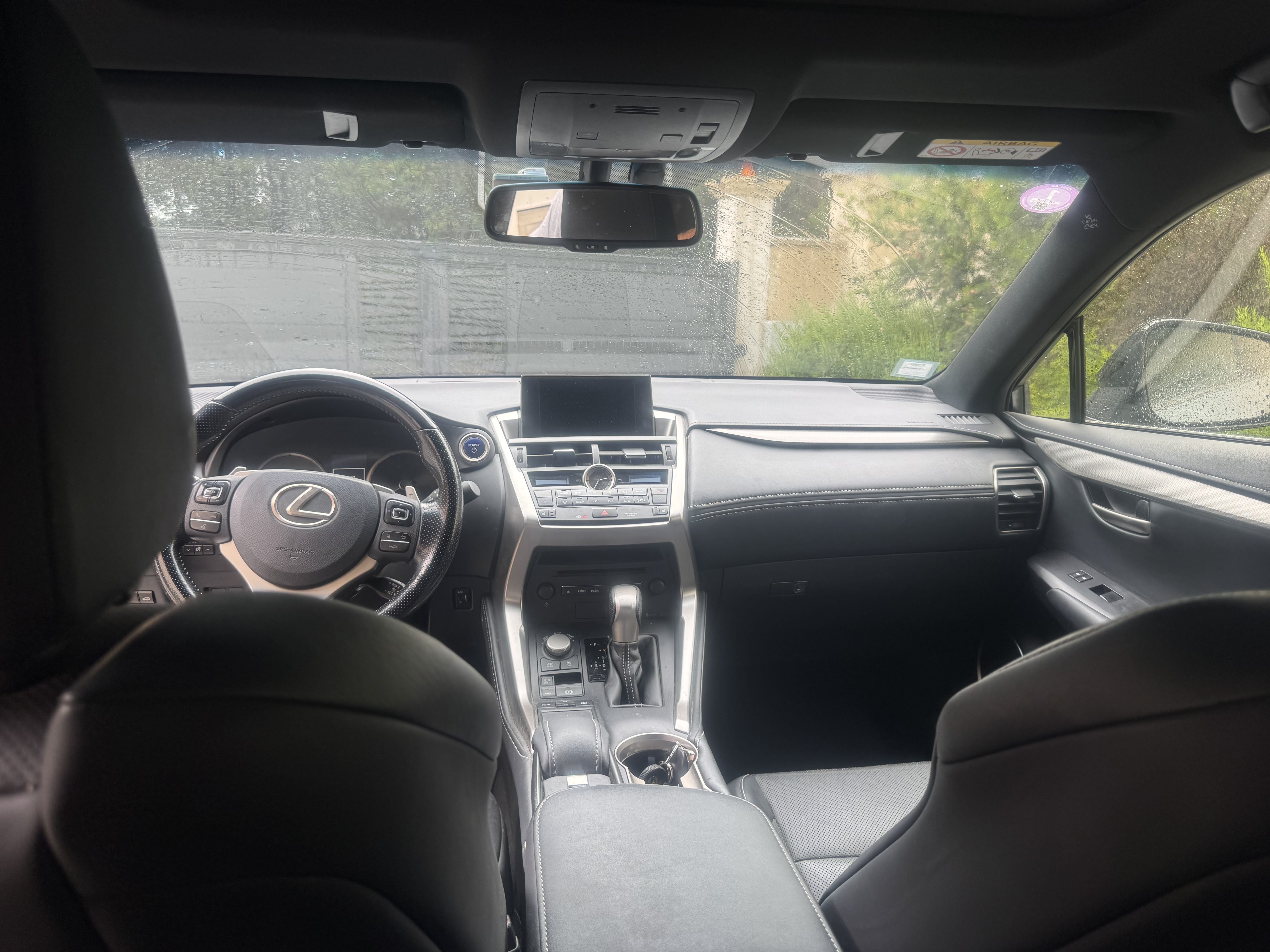 Lexus NX 300h avec GPS