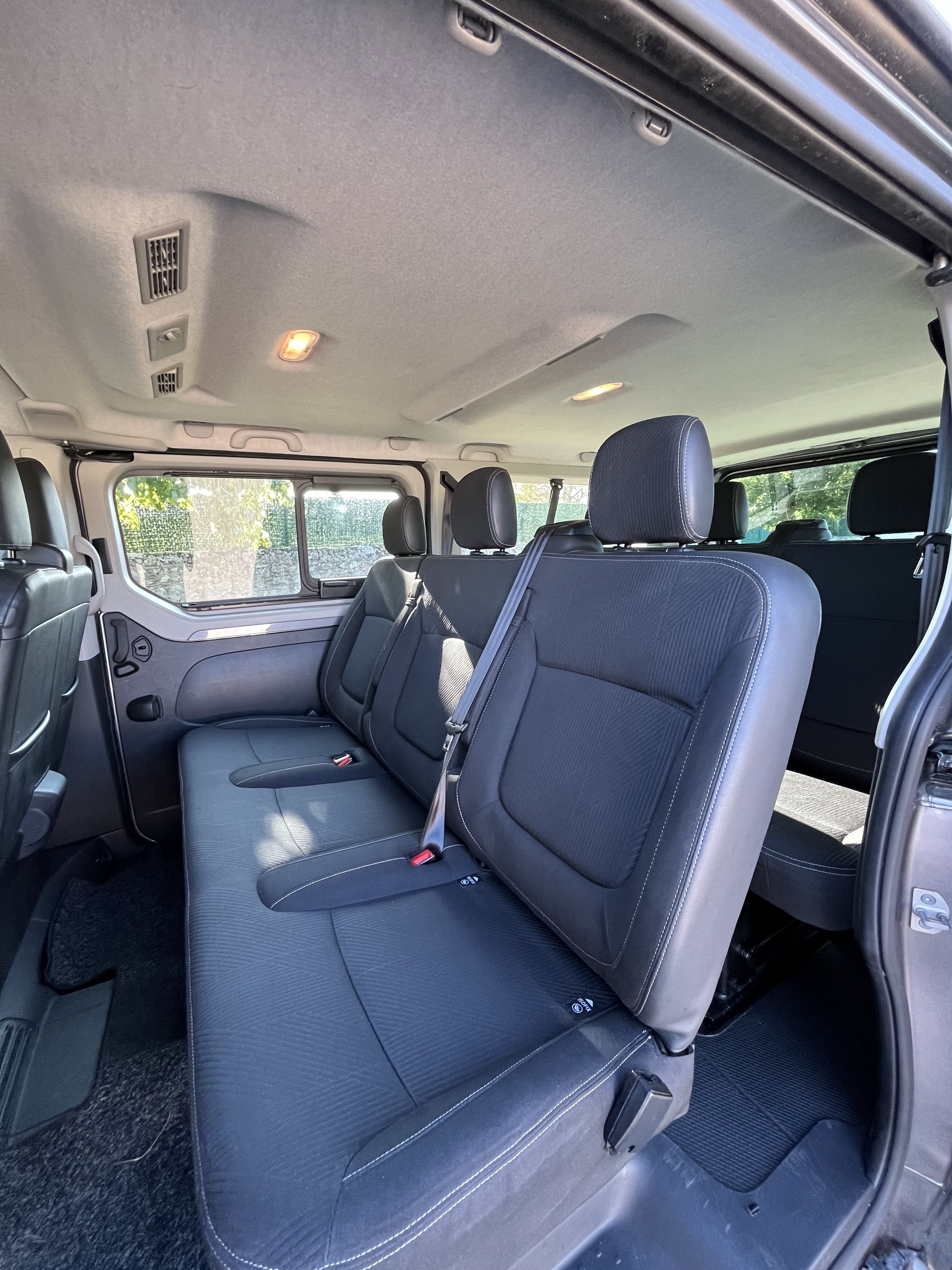 Renault Trafic Passenger avec Pneus neige