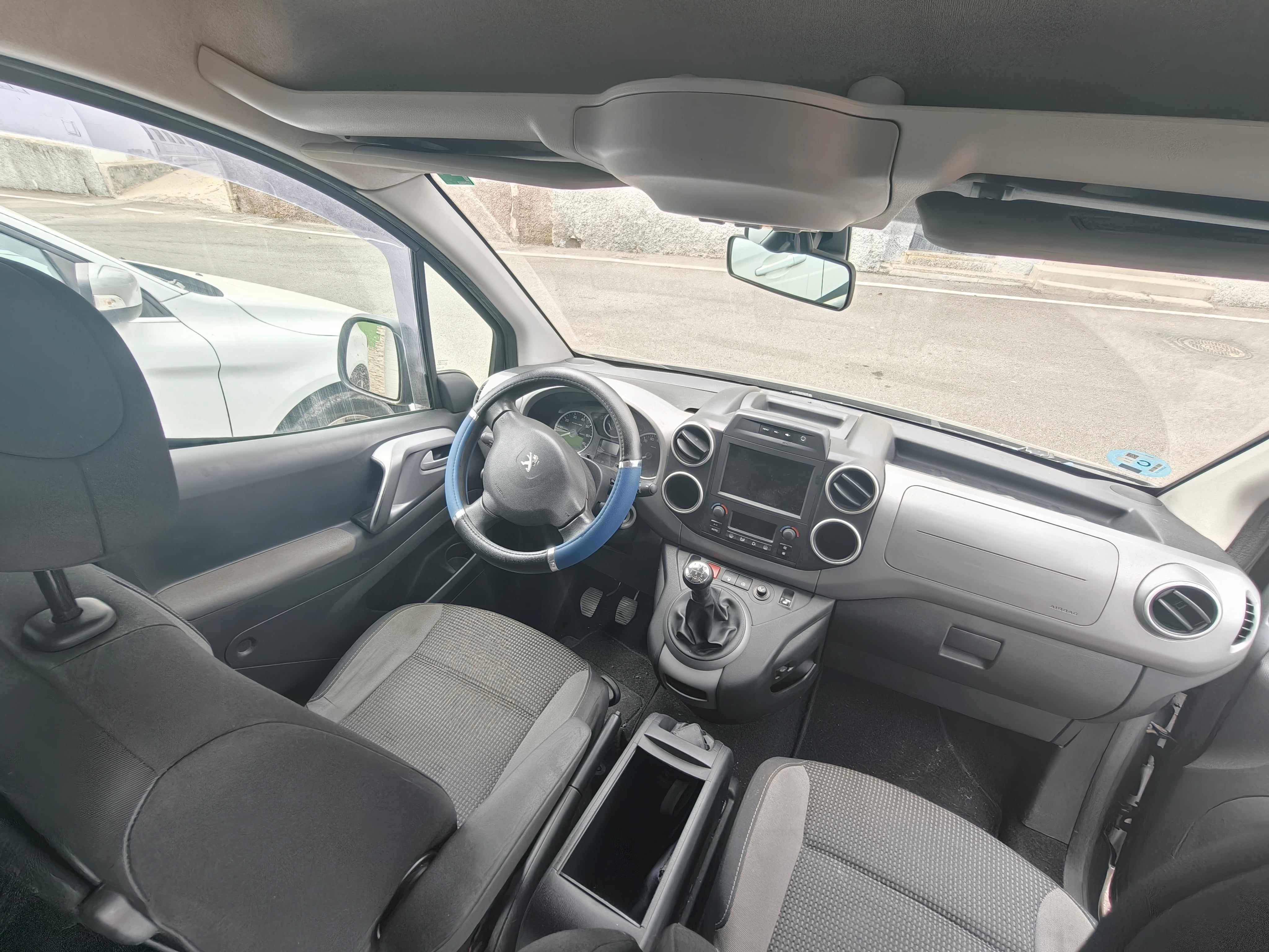 Peugeot Partner Tepee con Apple CarPlay