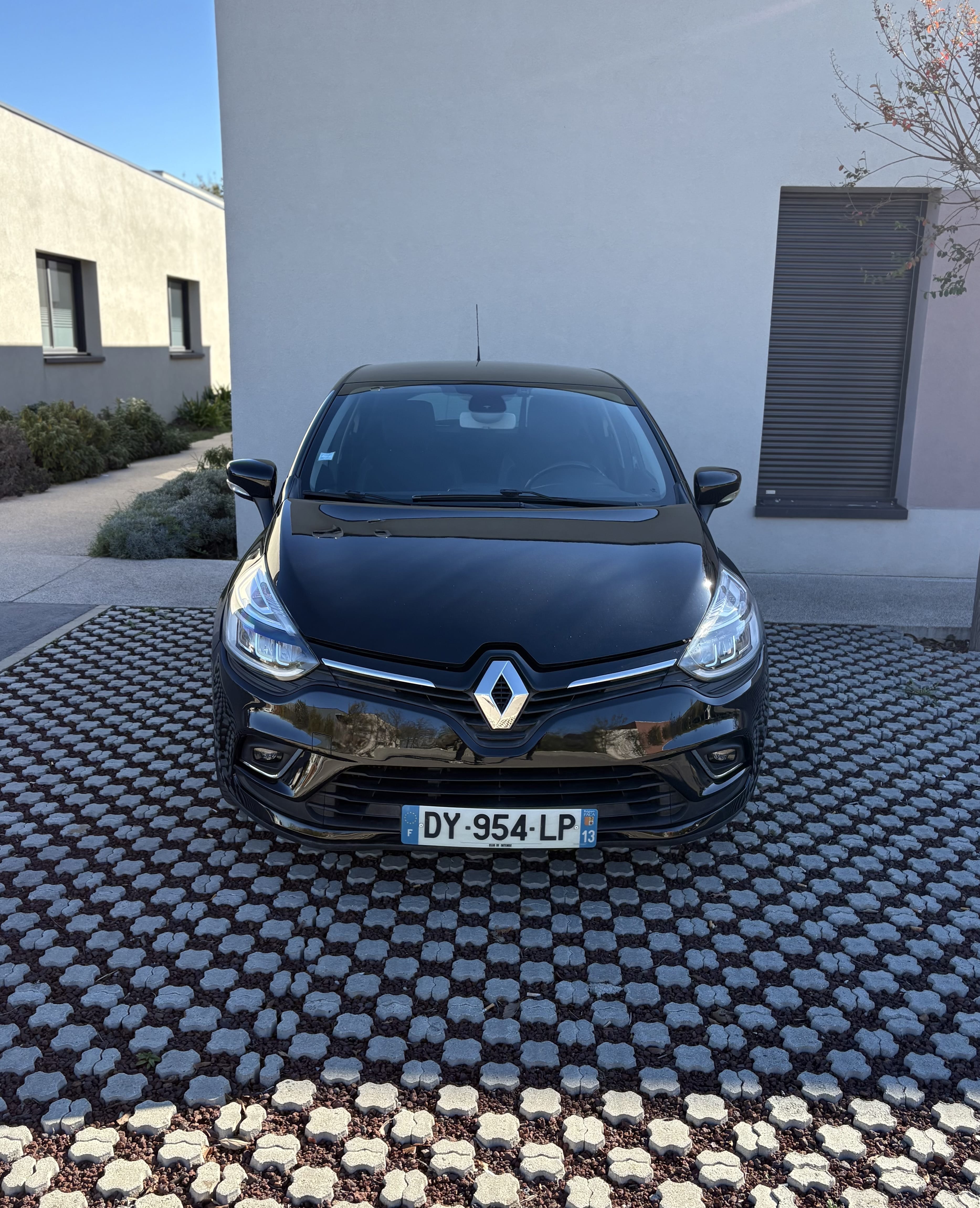 Renault Clio avec Chaines