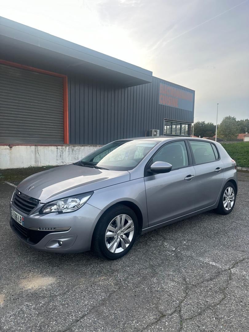 Peugeot 308 avec Entrée audio / iPod