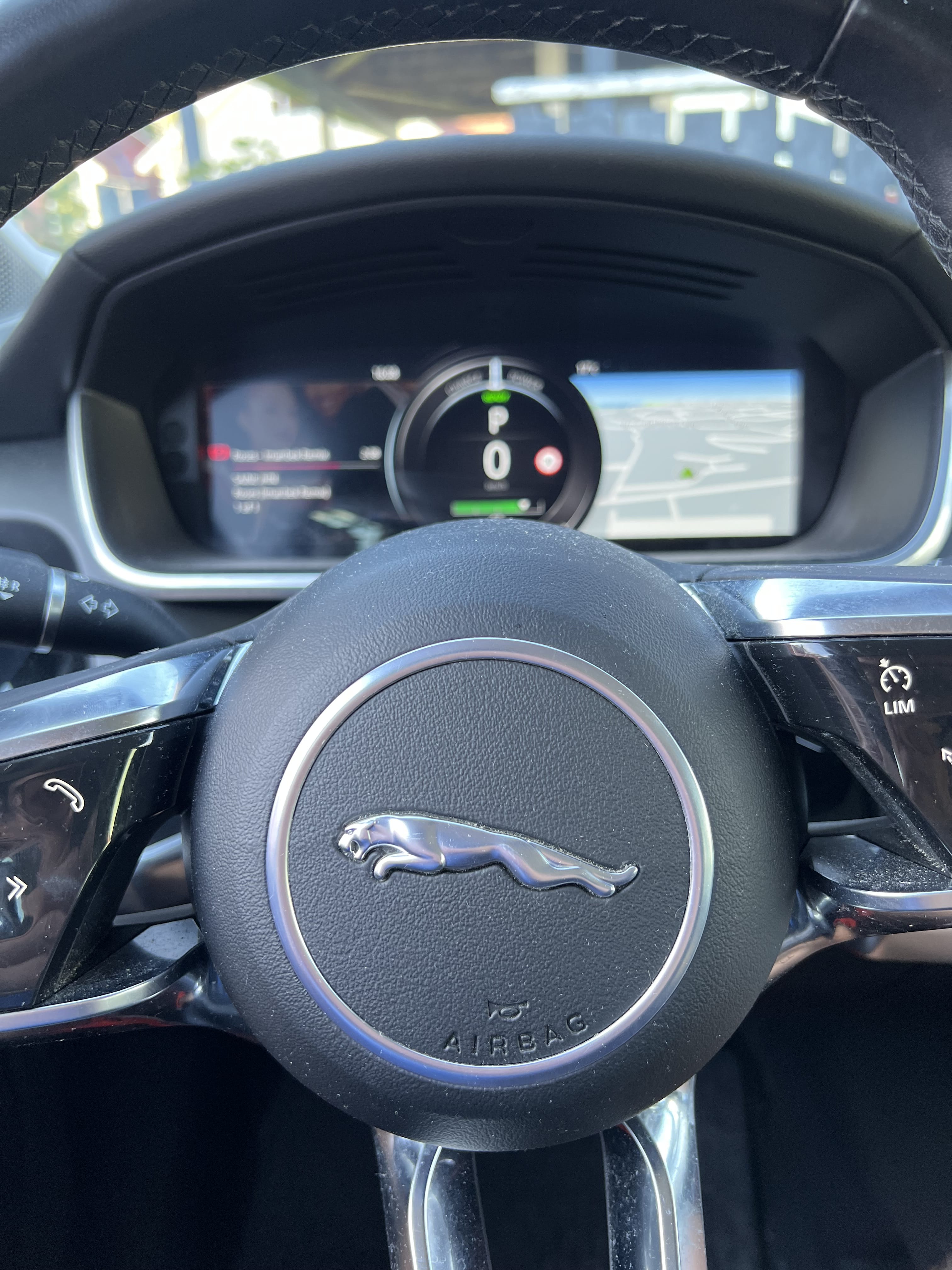 Jaguar I-pace med Babysete