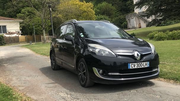 Renault Grand Scenic Accès exclusif dans la Gare de Bordeaux - Louez le Grand Scénic 7 Places – Spacieux, 2013, Diesel, 7 places