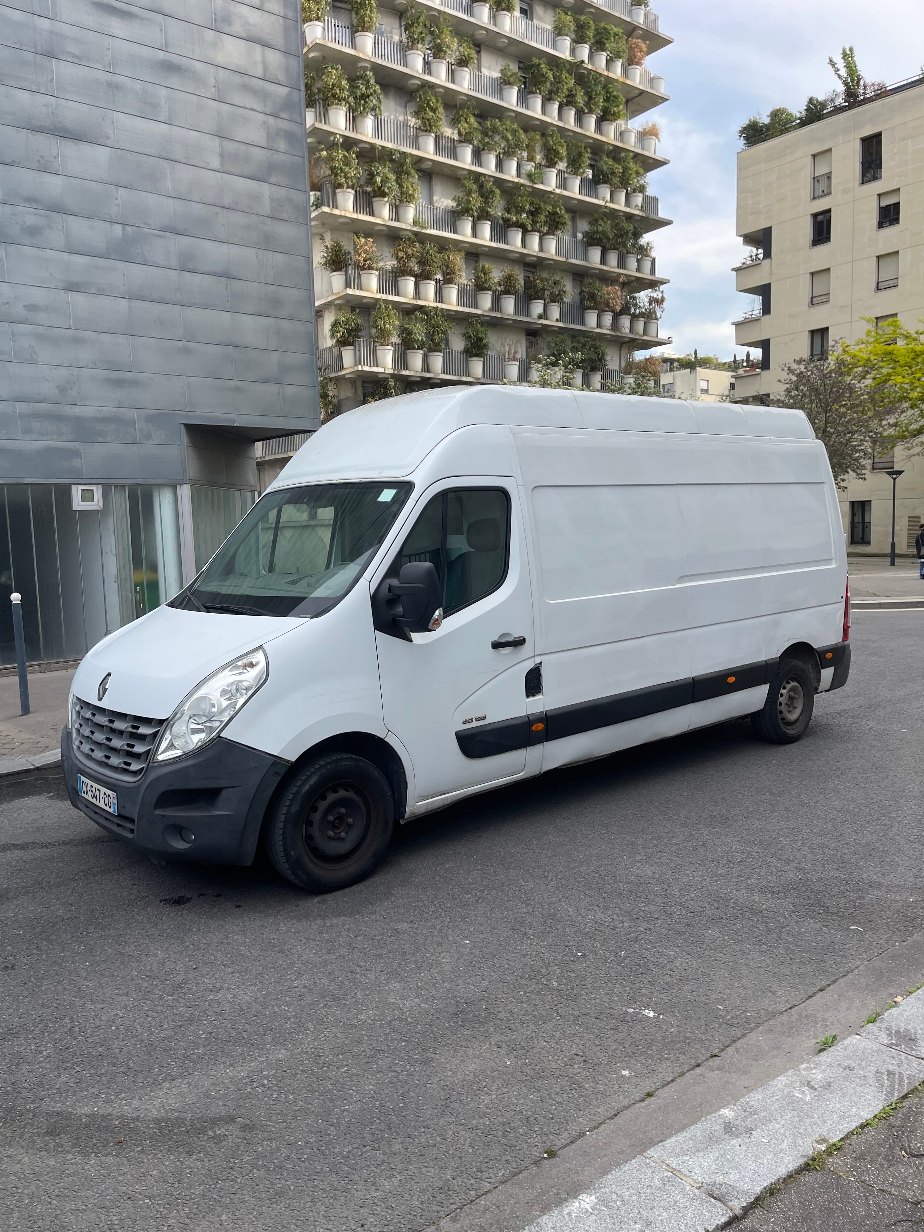 Renault Master with Bluetooth audio