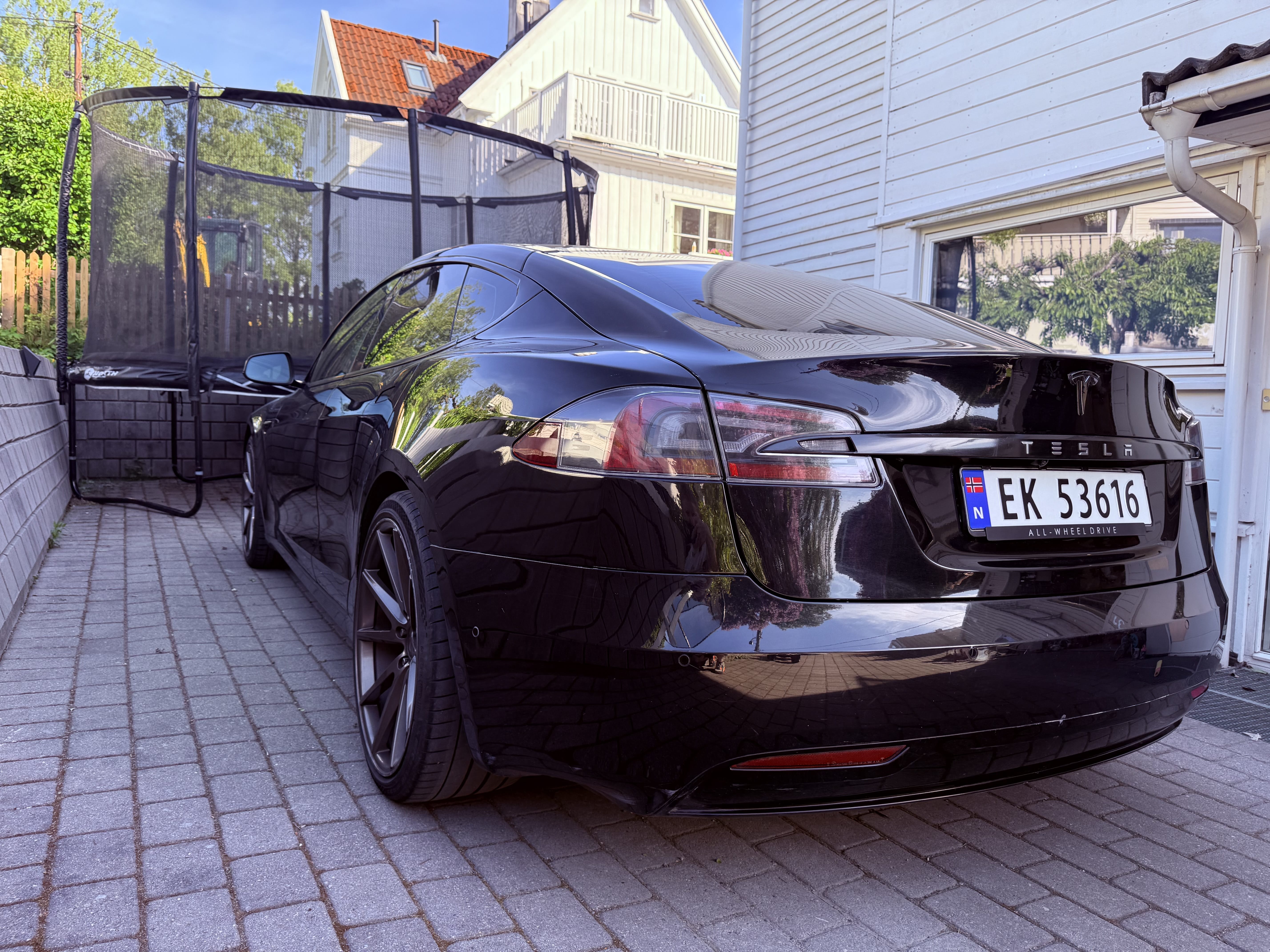 Tesla Model S 75 med Ryggekamera