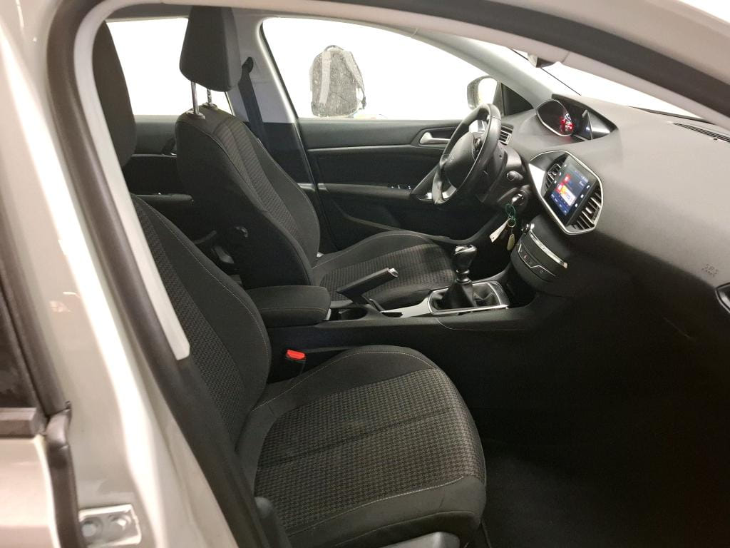 Peugeot 308 SW avec Entrée audio / iPod