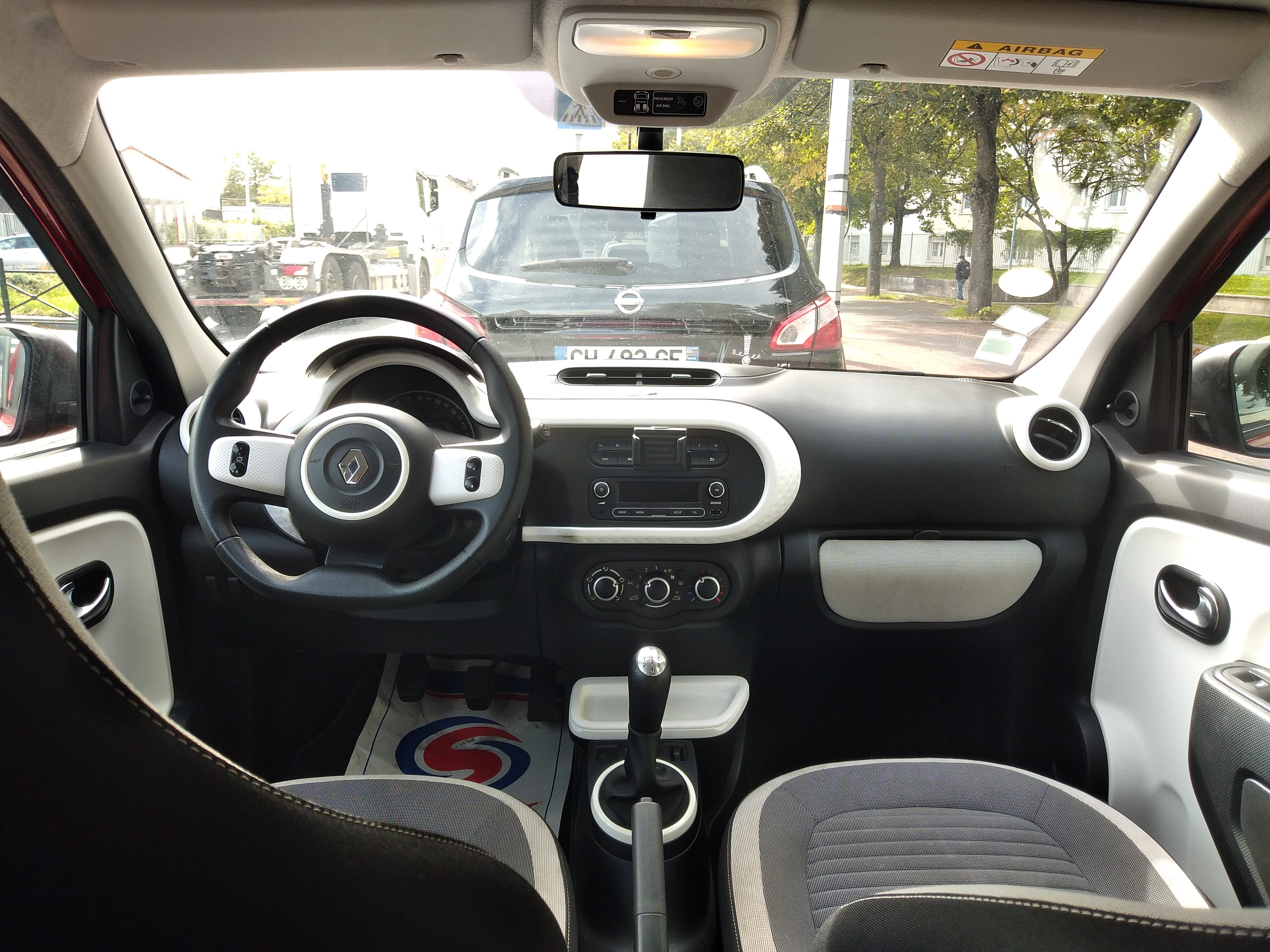 Renault Twingo avec Entrée audio / iPod