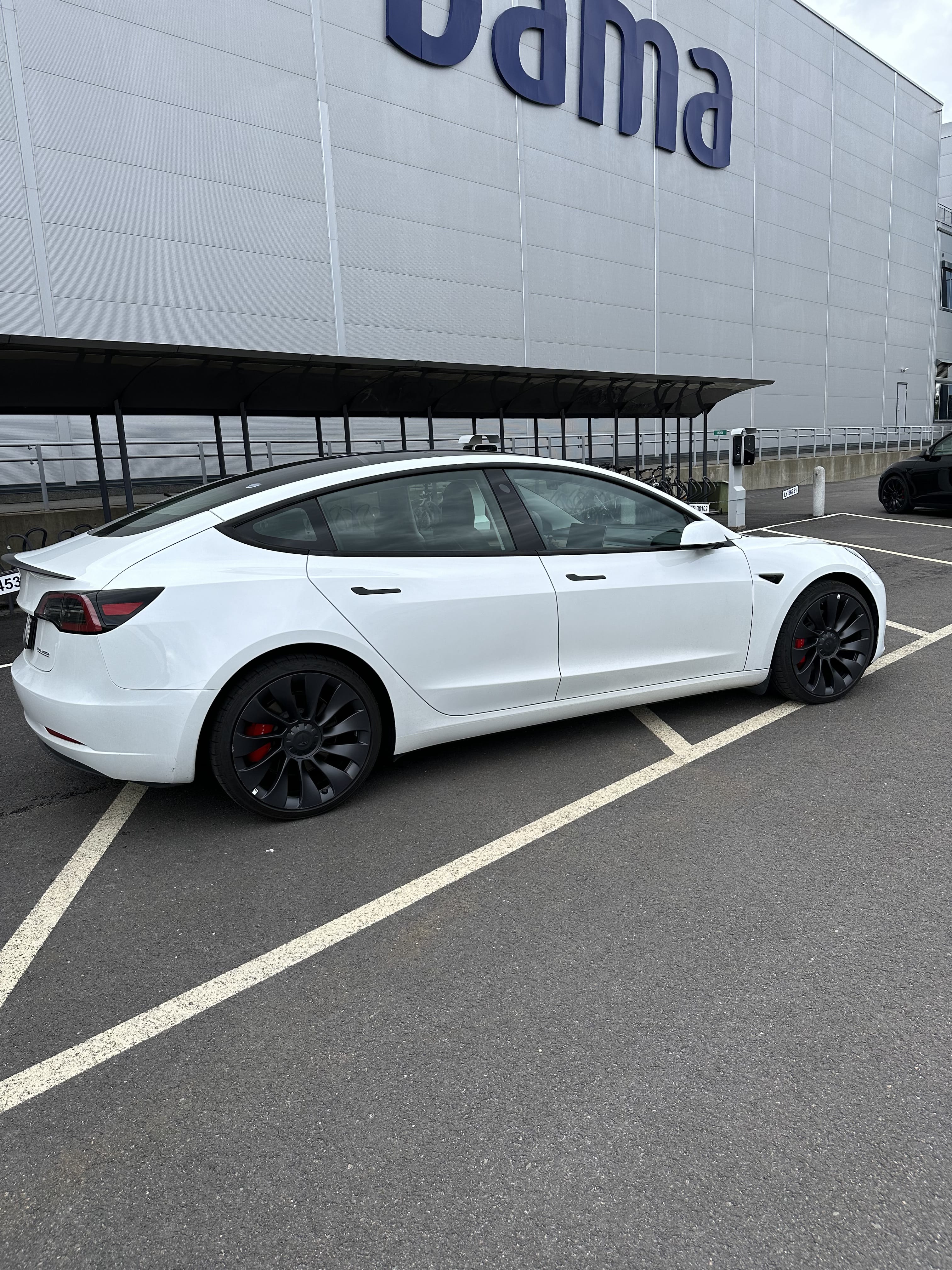 Tesla Model 3 Performance med GPS