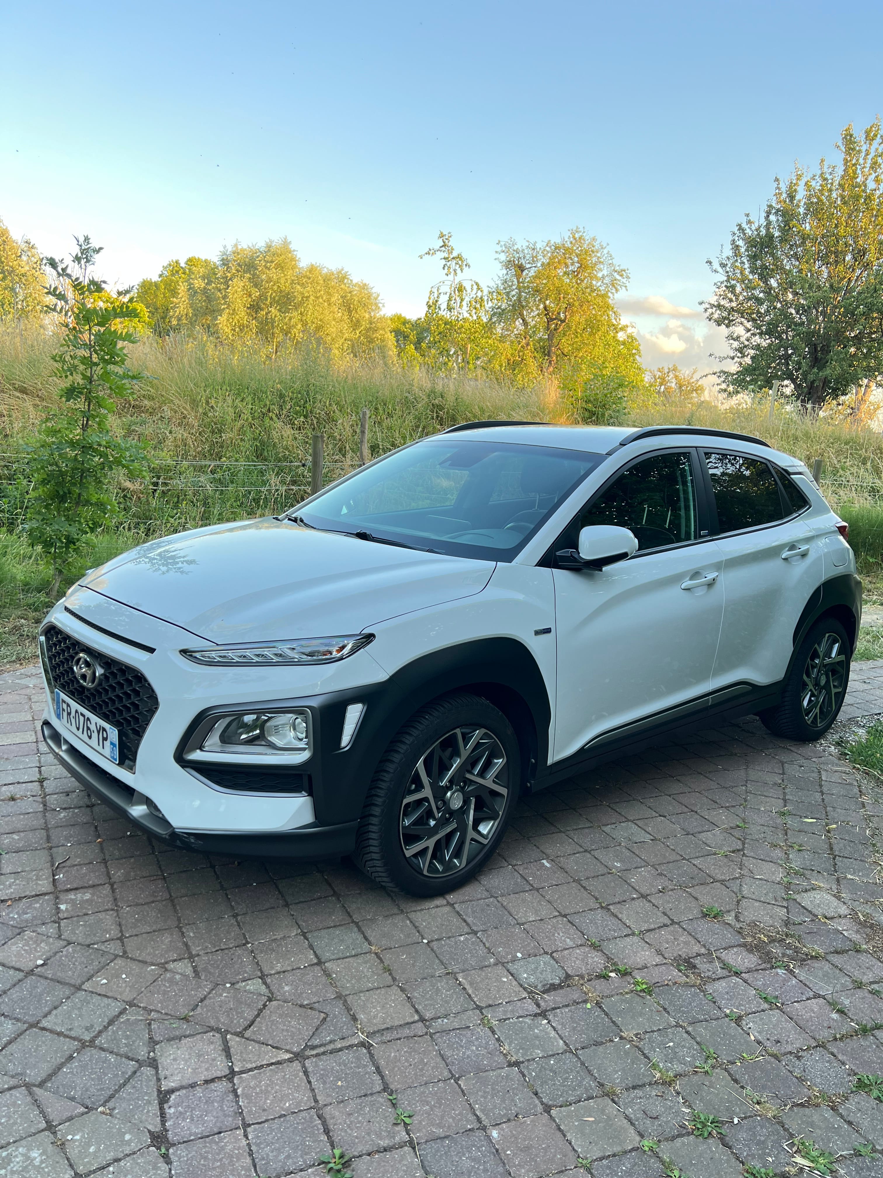 Hyundai Kona, 2020, Essence 95 / Électrique (hybride), automatique