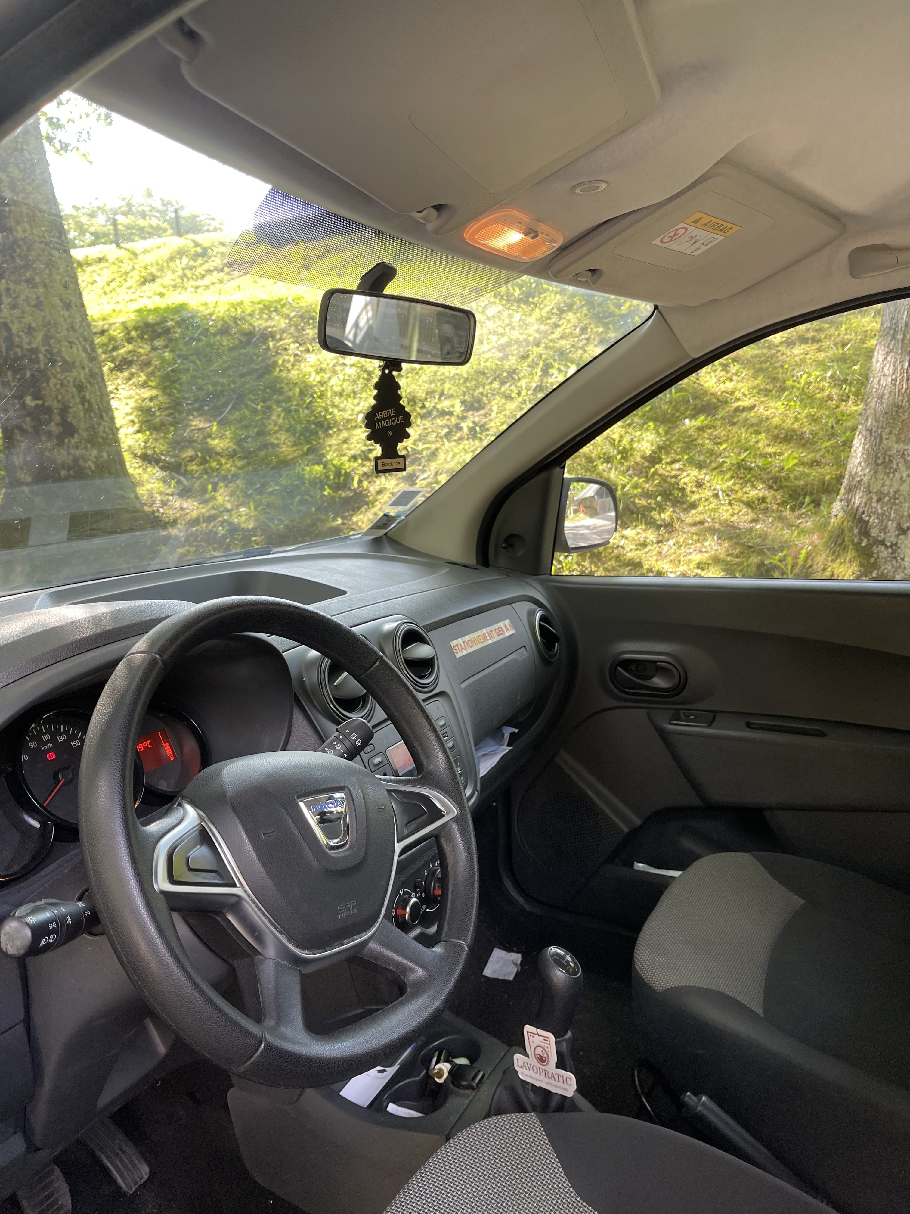 Dacia Lodgy with Bluetooth audio