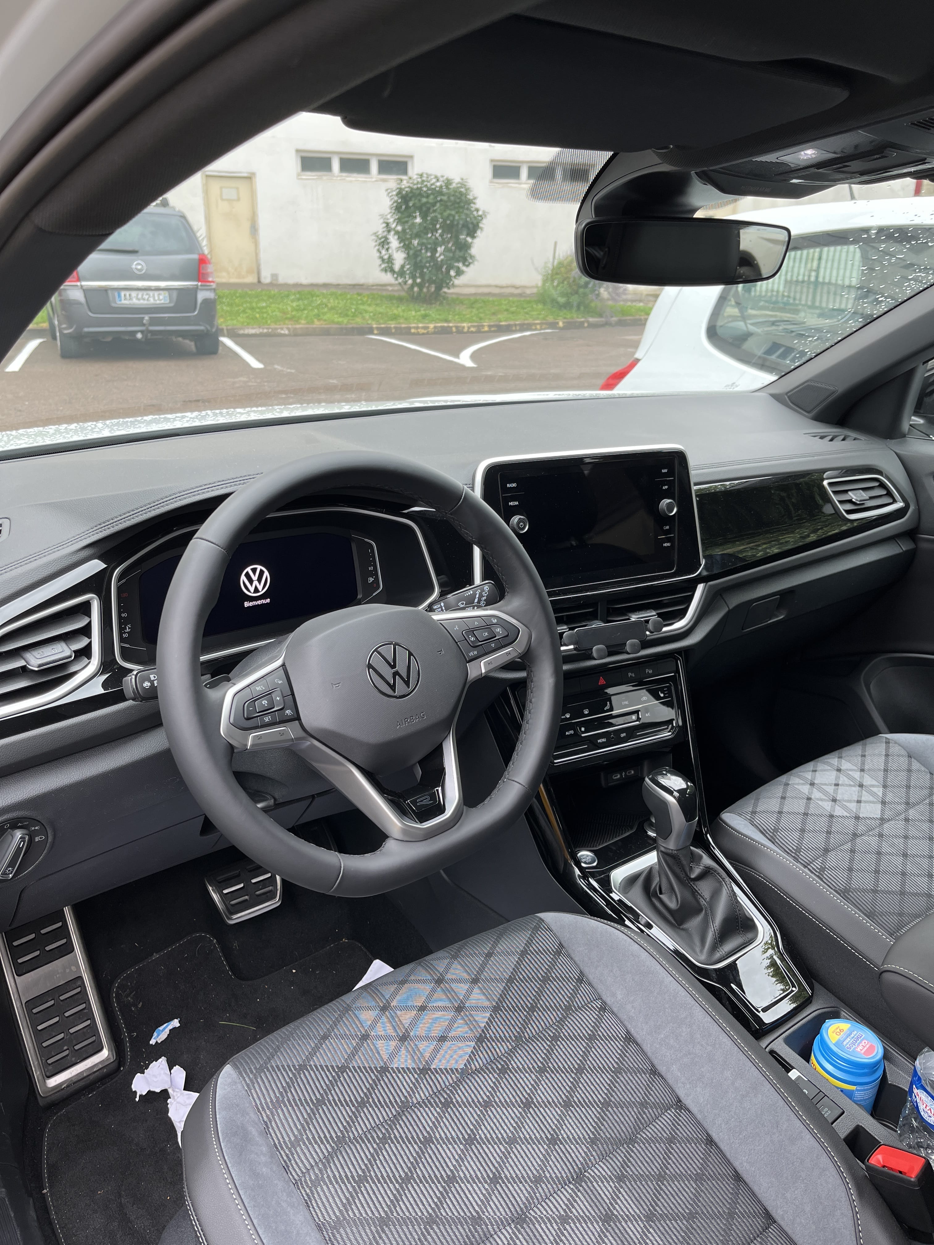 Volkswagen T-Roc T-ROC R-line 150cv avec Climatisation