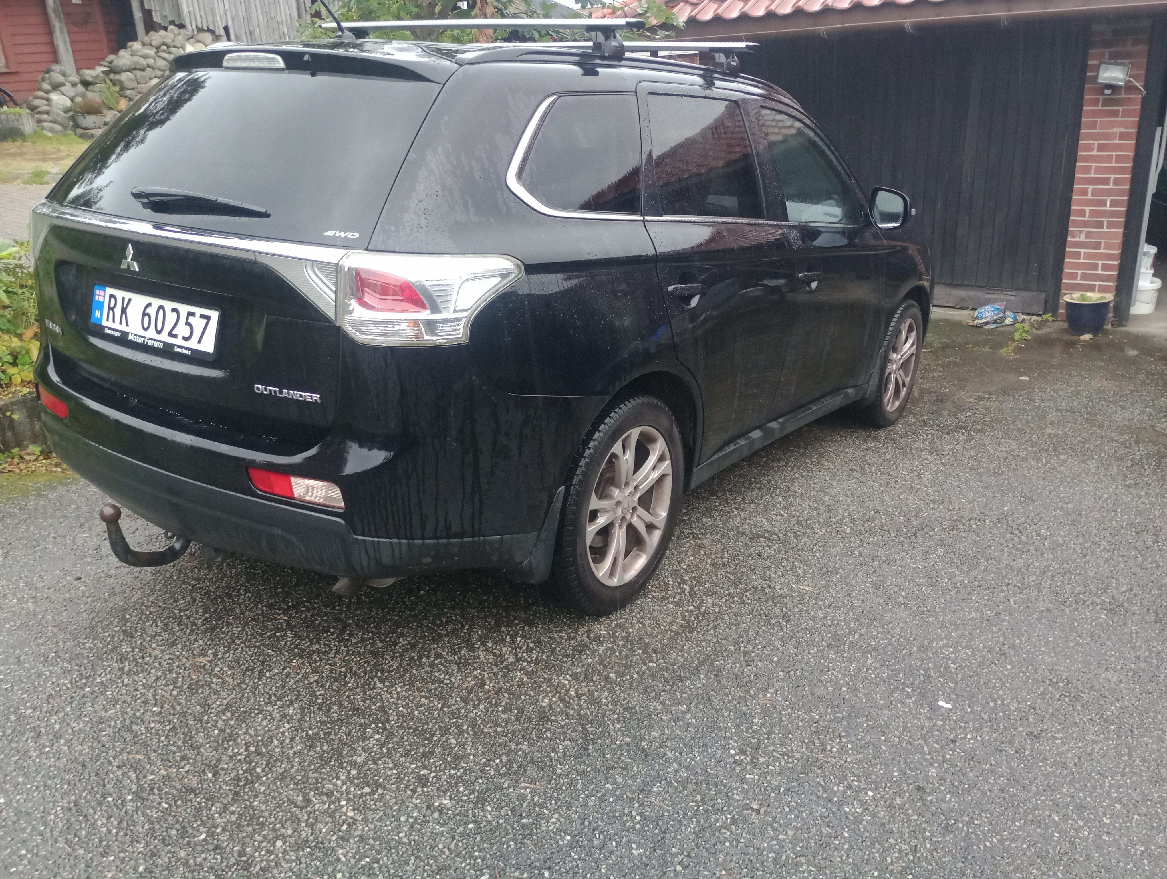 Mitsubishi Outlander with Air conditioning