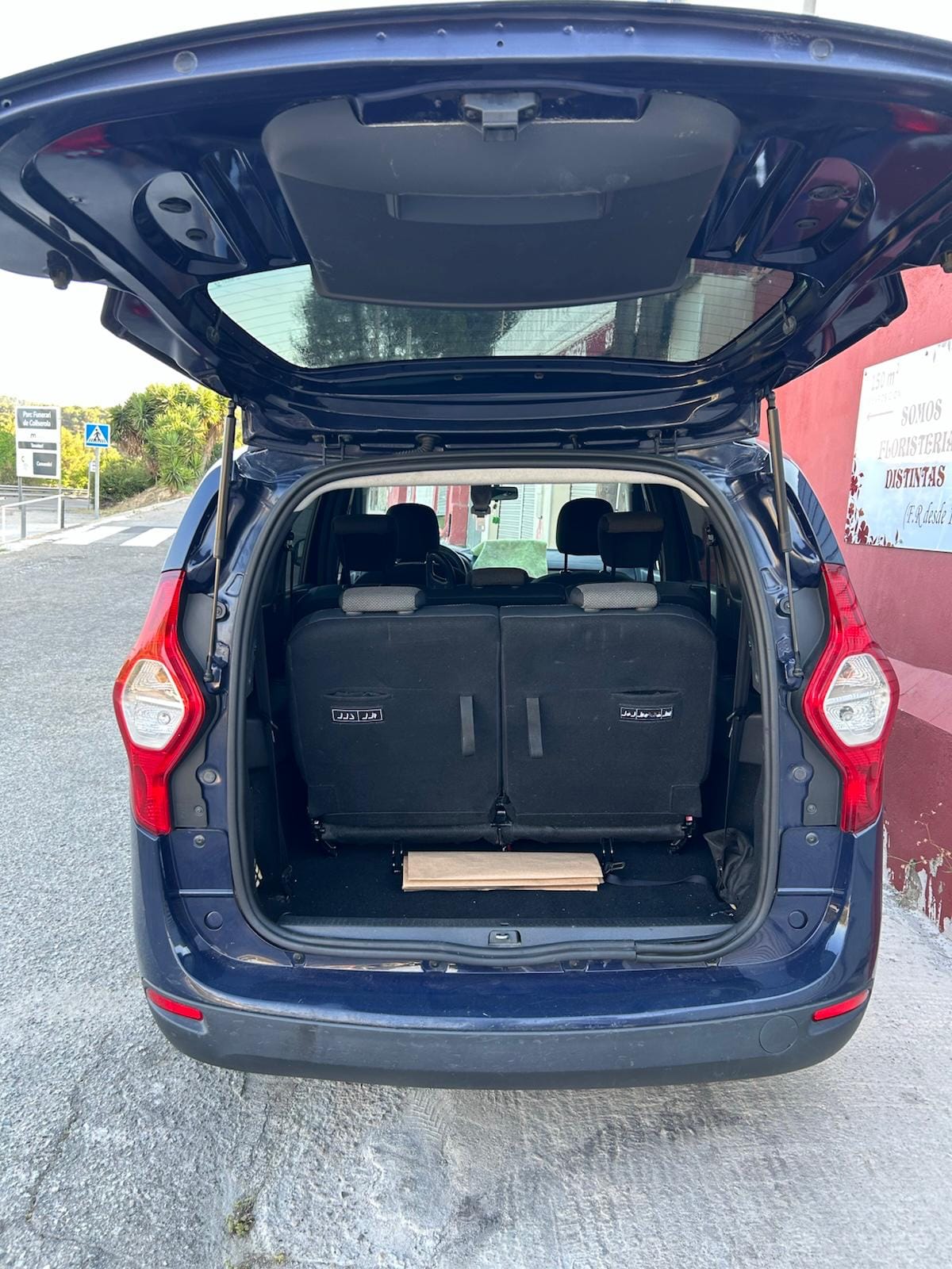 Dacia Lodgy mit Kindersitz