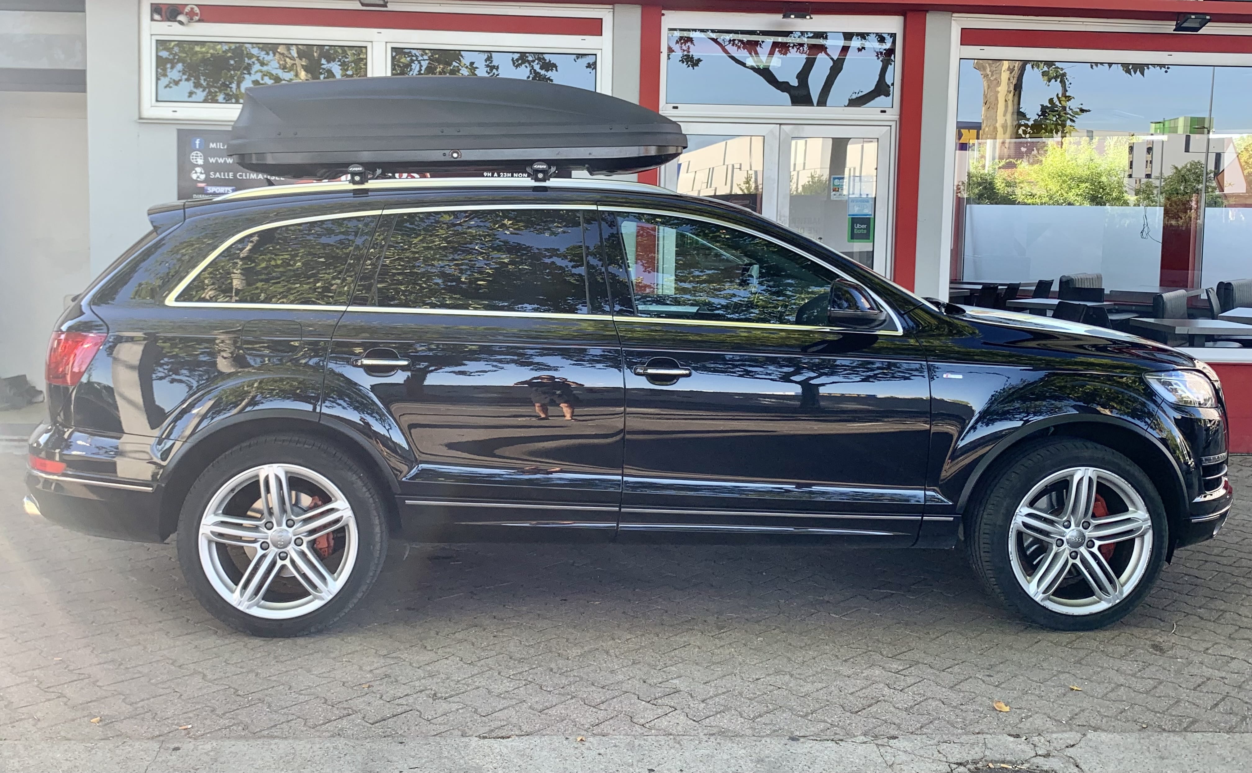 Audi Q7 3.0 TDI NOIR / TOIT OUVRANT / 7 places / CLIM / PUISSANT/ CONFORTABLE / LUXUEUX avec Chaines