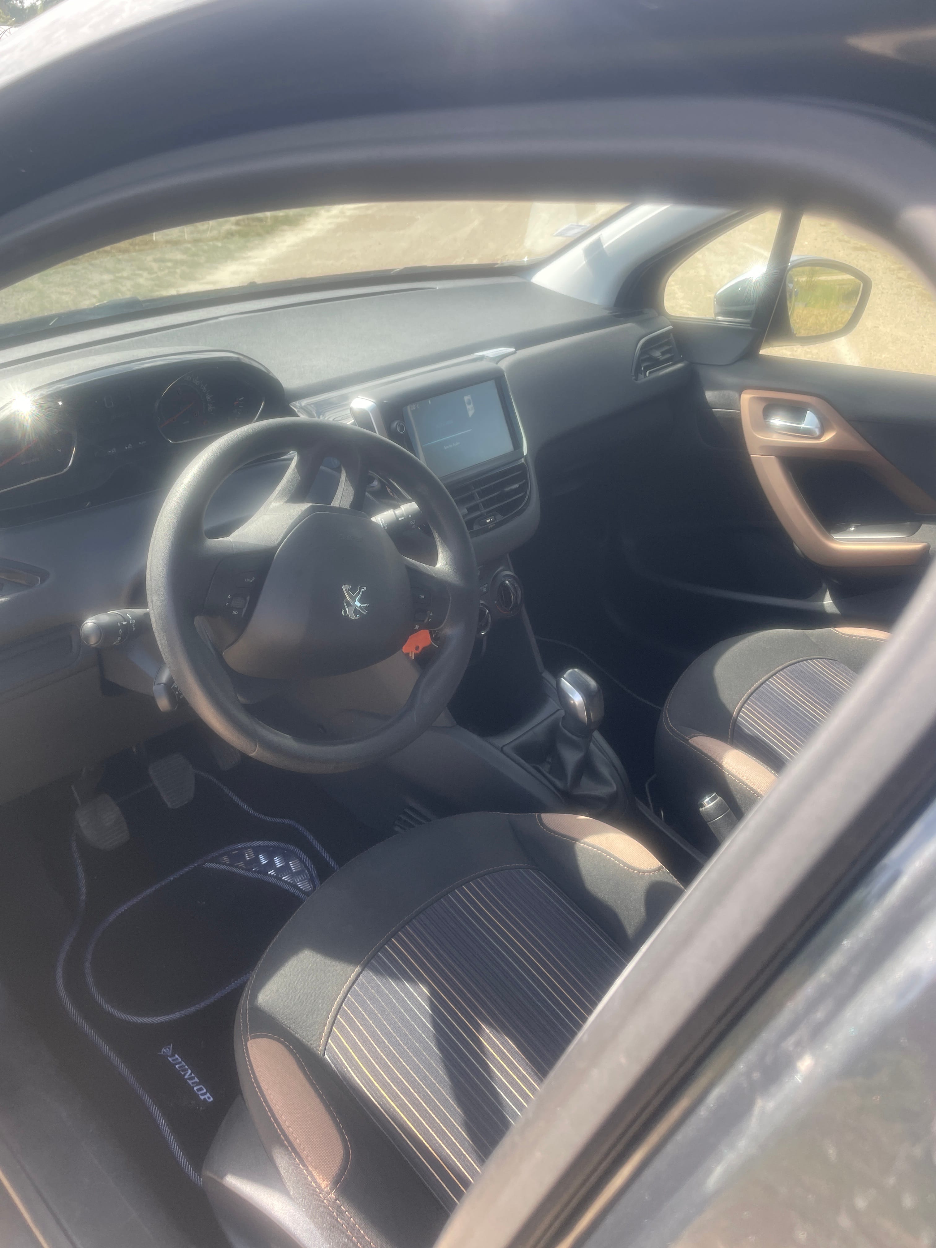 Peugeot 208 avec Port USB