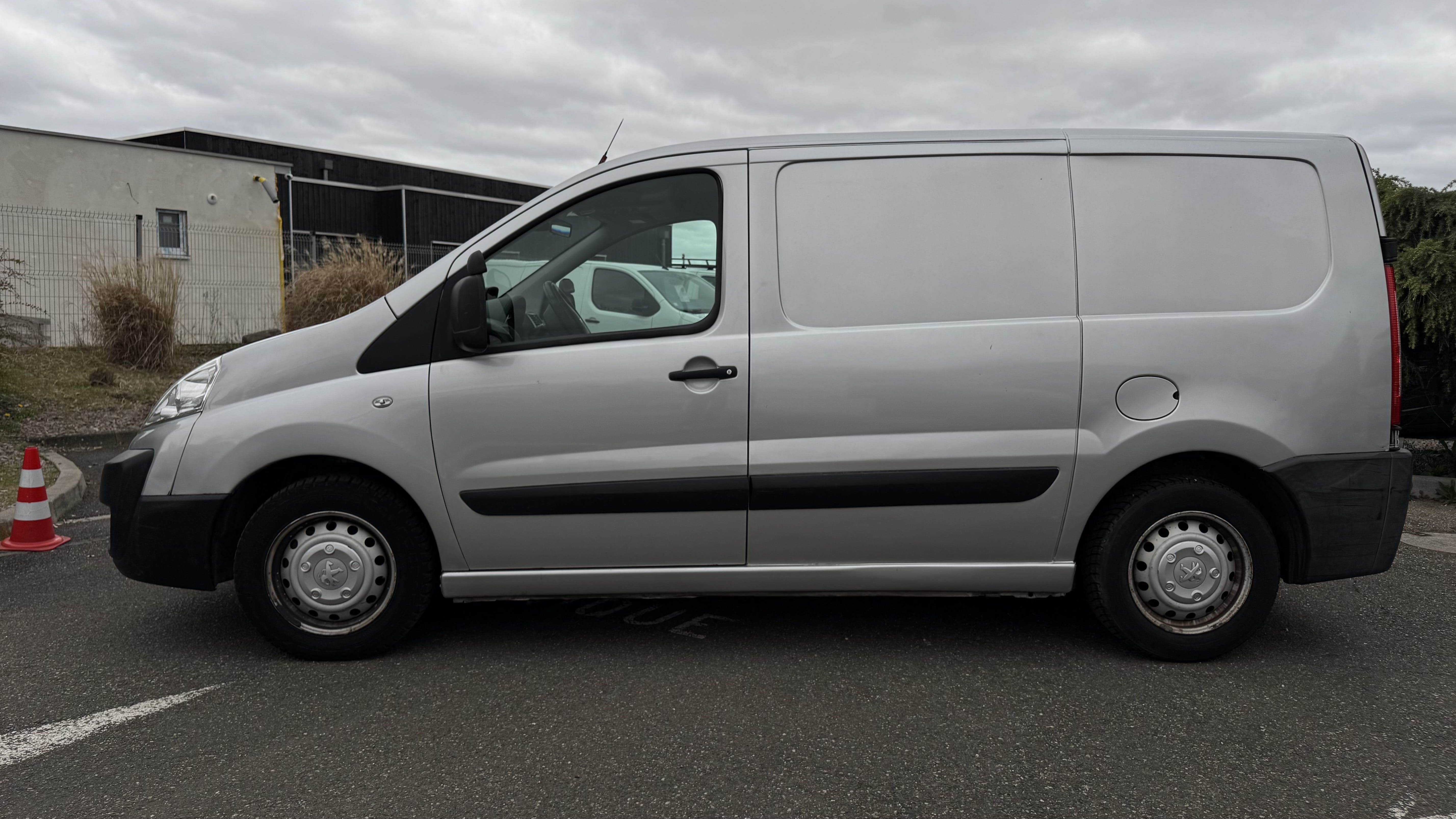 Peugeot Expert 2.0 HDI 130 avec Climatisation