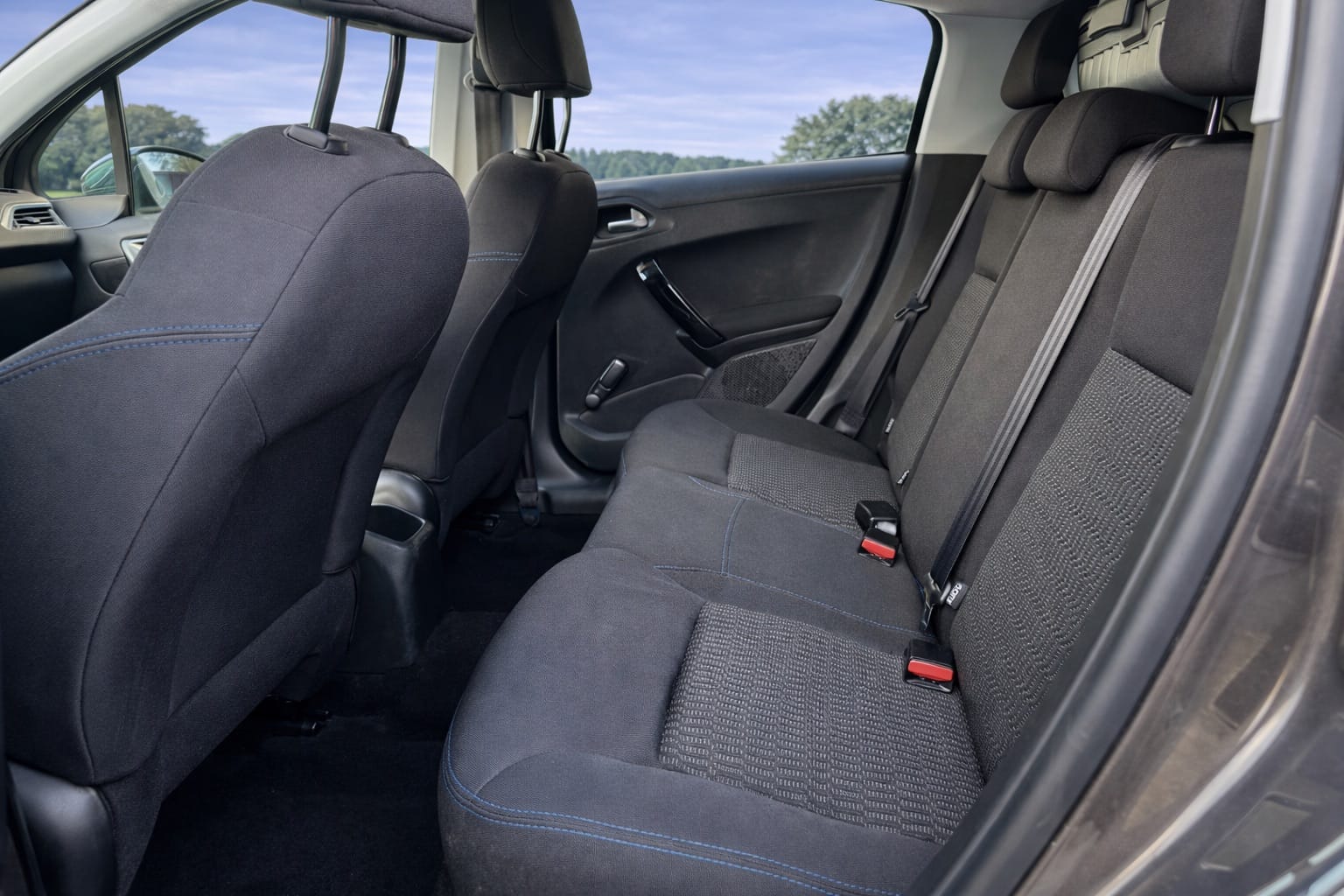 Peugeot 208 GRISE (51) avec Android Auto