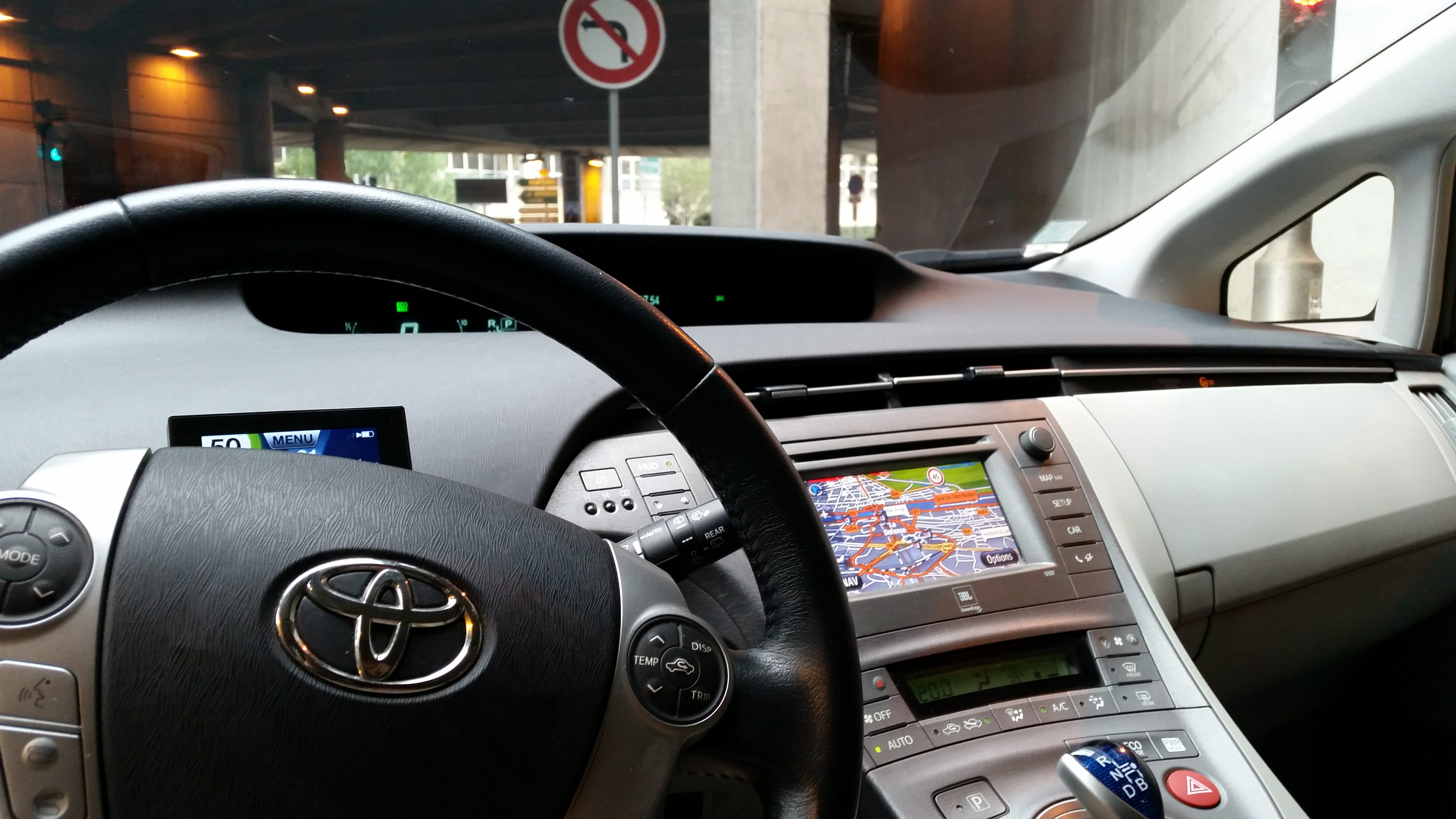 Toyota Prius 3 Lounge Hybride avec Régulateur de vitesse