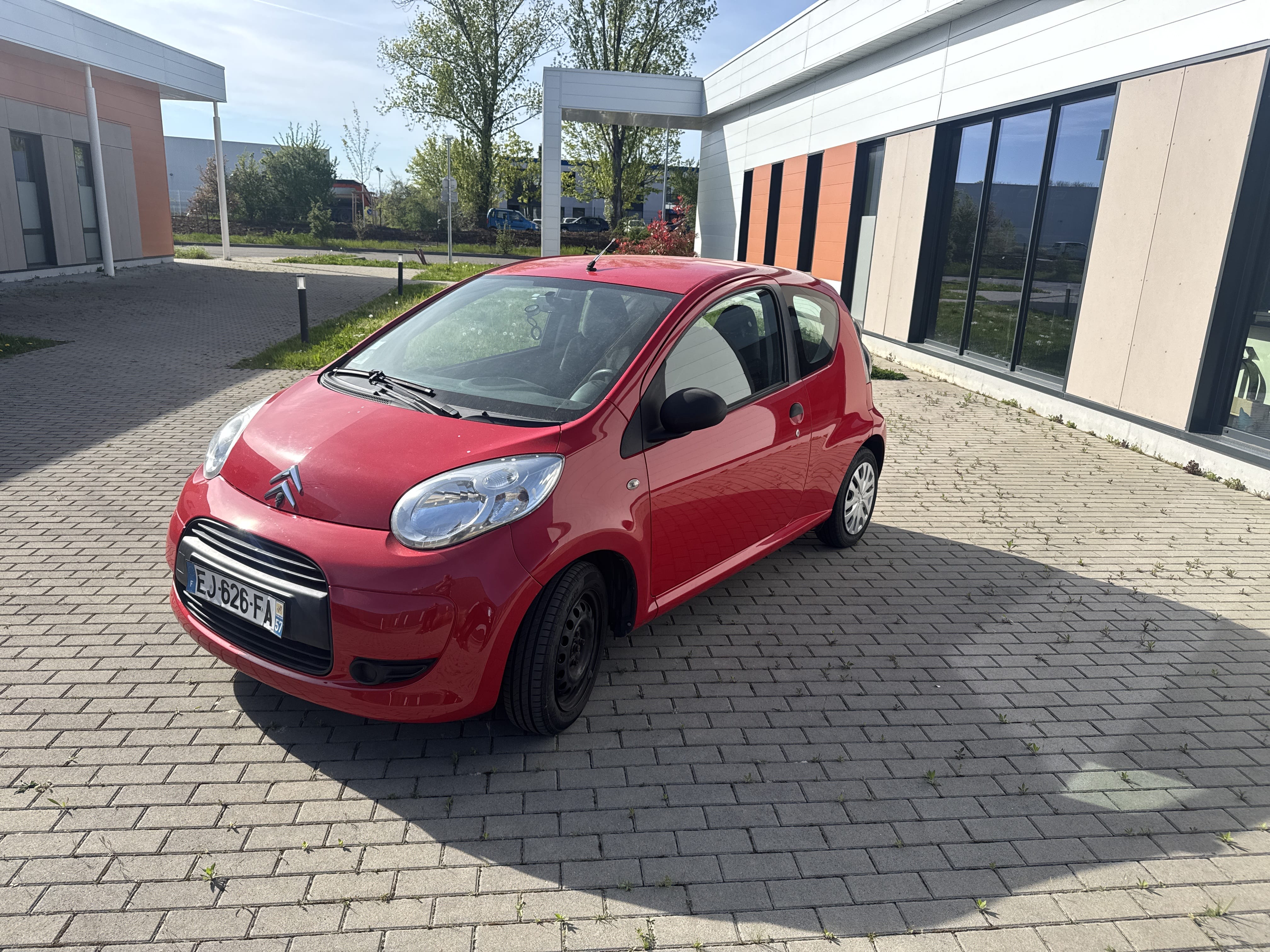 Citroen C1 Rouge 3p aeroport gare livrable, 2011, Essence 95