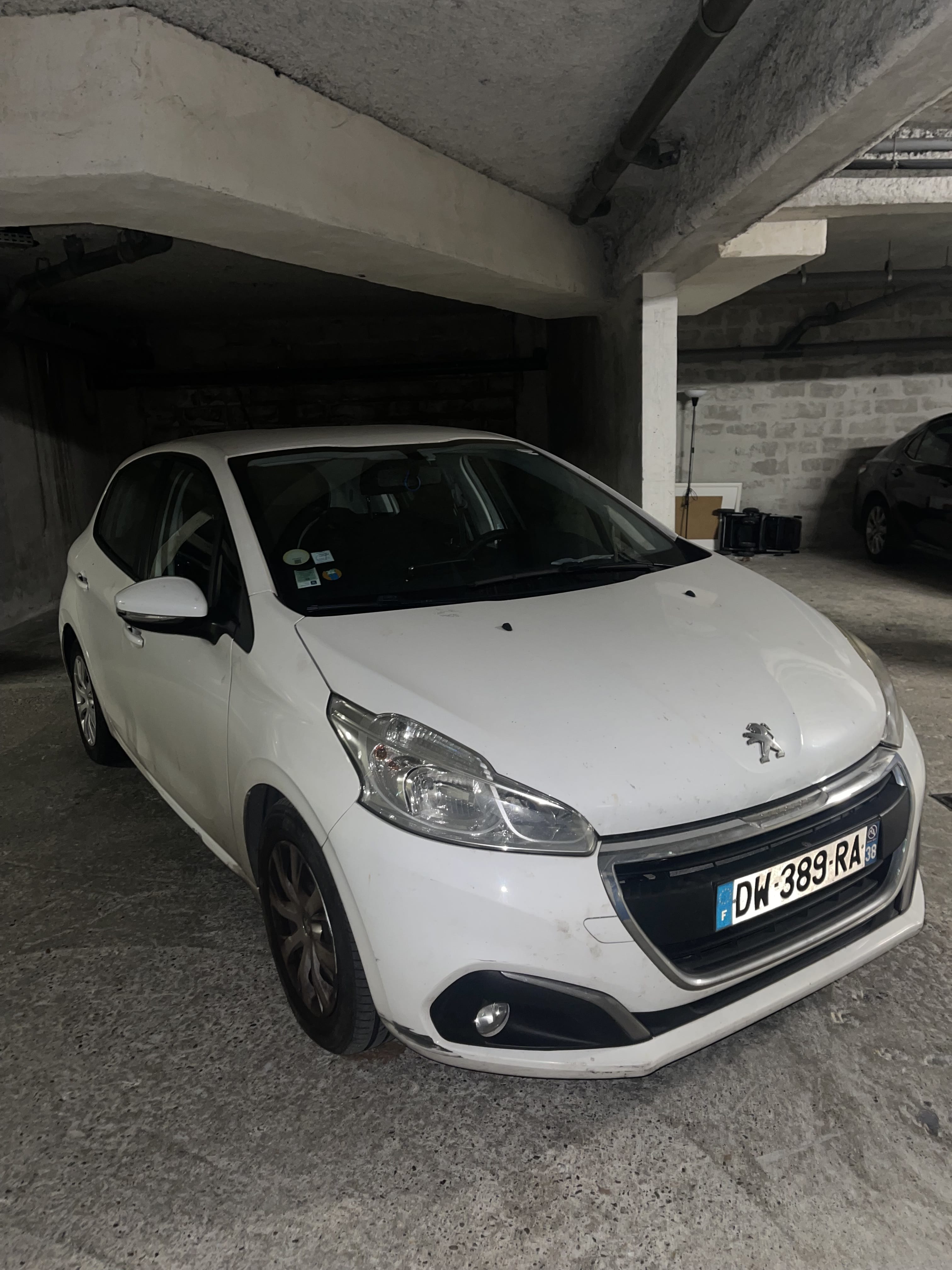 Peugeot 208 avec Climatisation