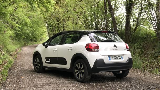 Citroen C3 Louez la Citroën C3 – Citadine Idéale à Bordeaux avec Stationnement Sécurisé ! avec Régulateur de vitesse