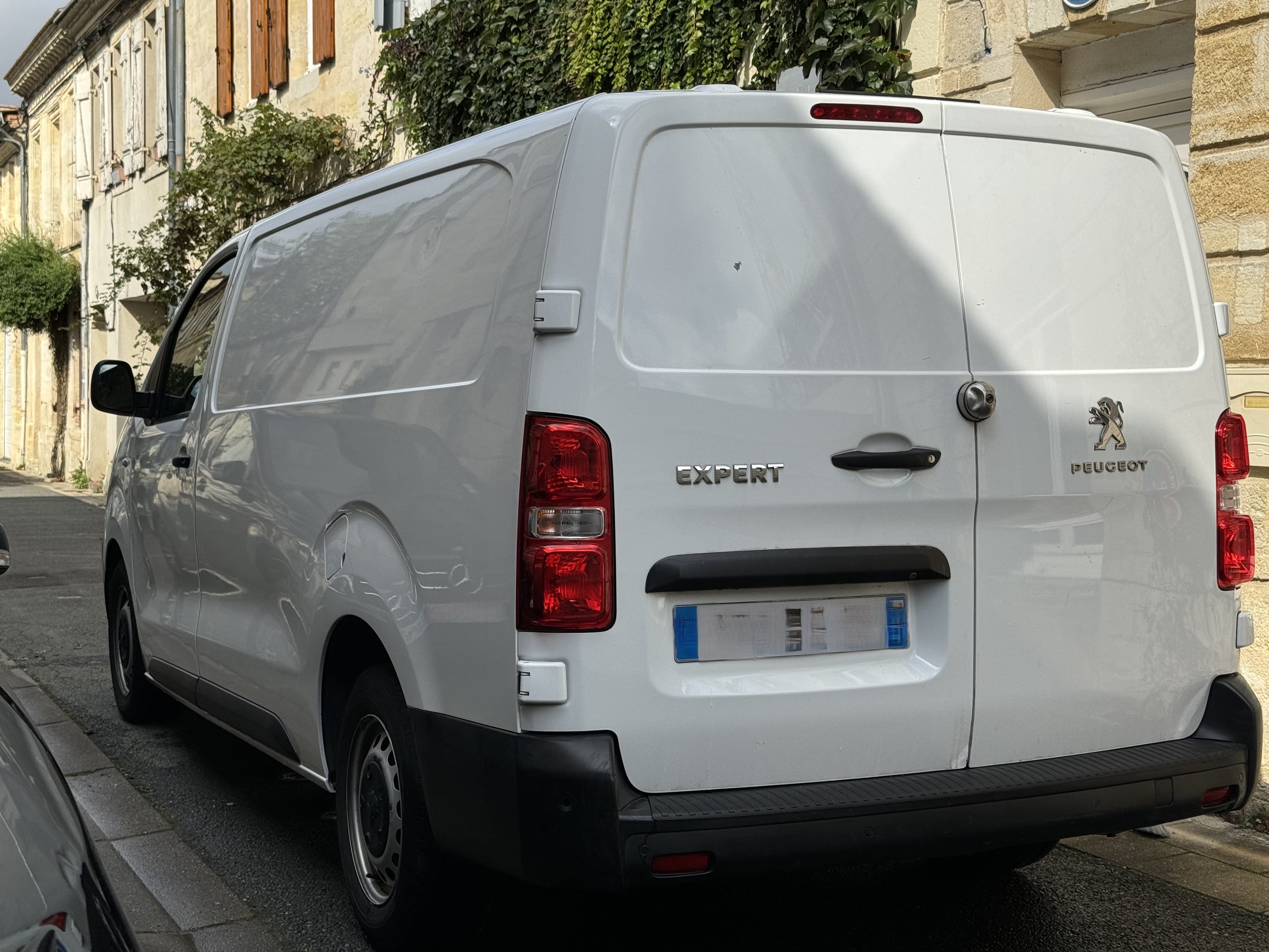 Peugeot Expert 2.0 Blue HDi 16V Fourgon long S&S 122 cv avec Climatisation