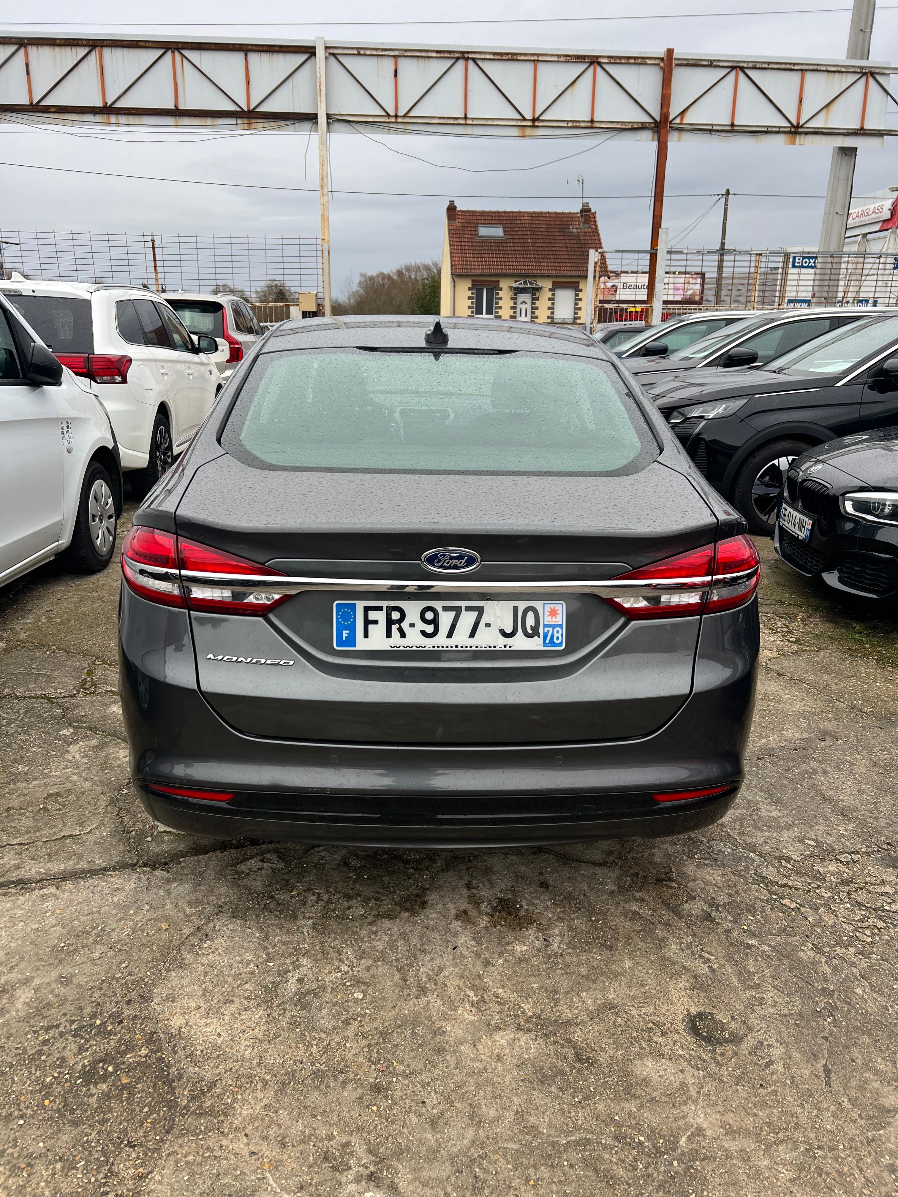 Ford Mondeo avec GPS
