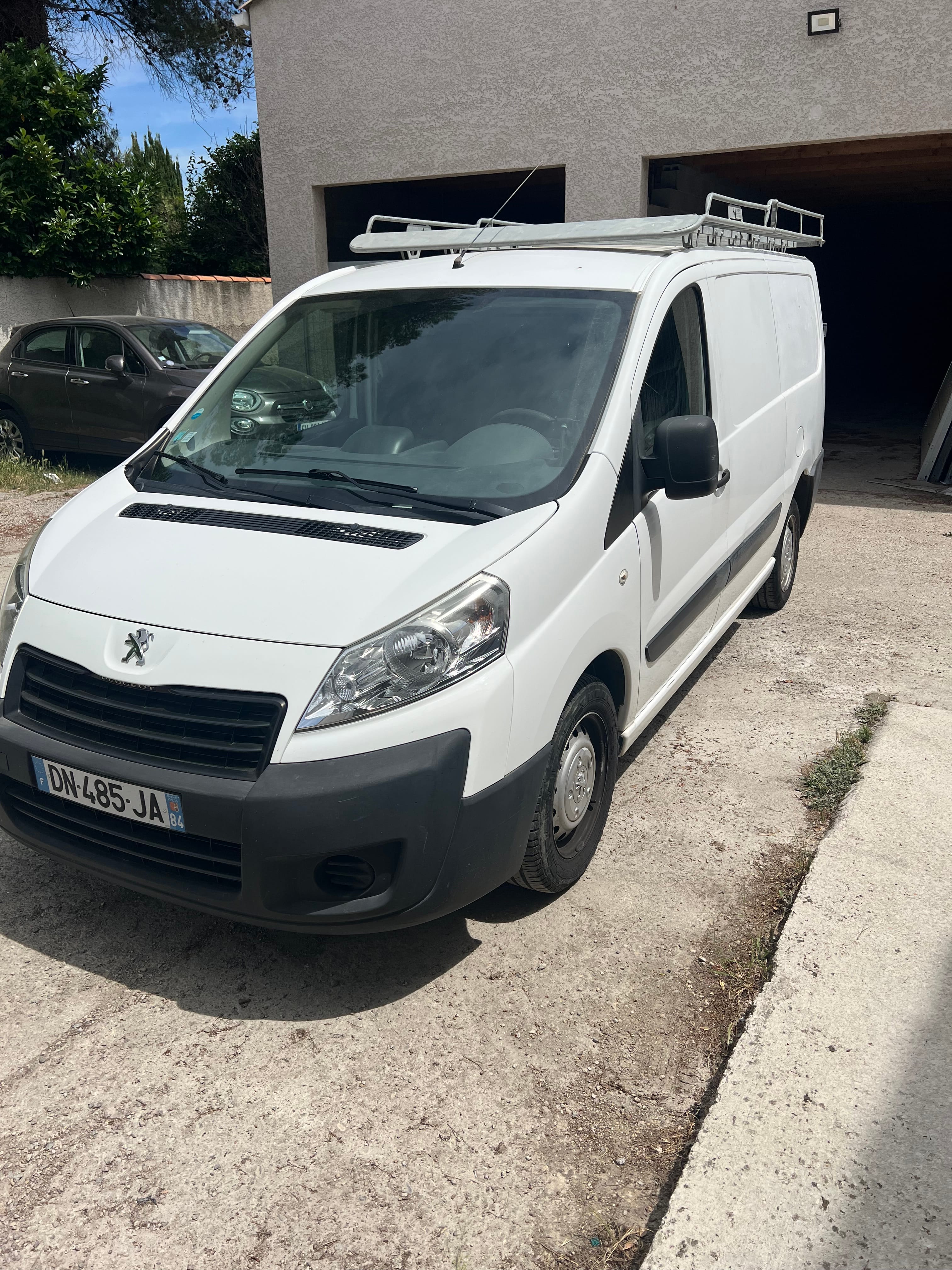 Peugeot Expert avec Autoradio